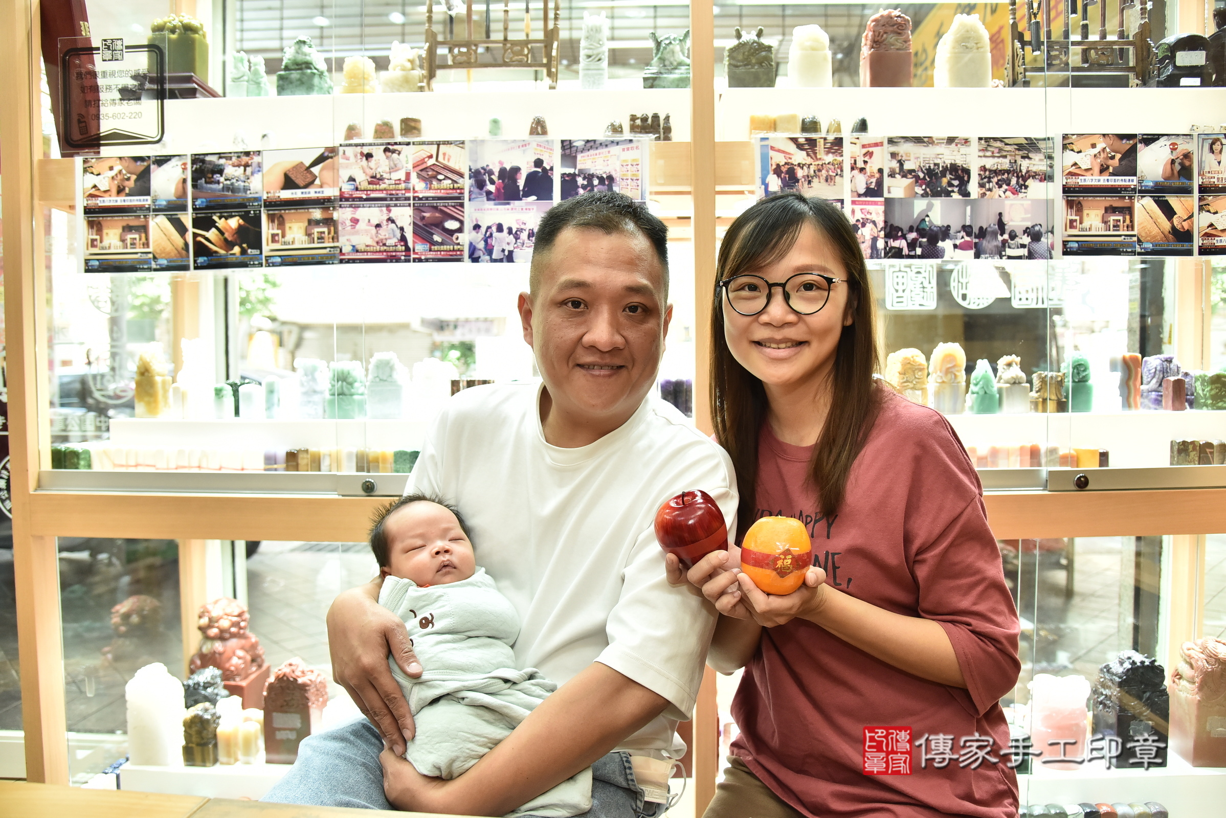 恩恩寶寶(新北市永和區嬰兒寶寶滿月剃頭理髮、嬰兒剃胎毛儀式吉祥話)。中國風會場，爸媽寶貝穿「日中韓」古裝禮服。專業拍照、證書。★購買「臍帶章、肚臍章、胎毛筆刷印章」贈送：剃頭、收涎、抓周，三選一。2025.4.15，照片5