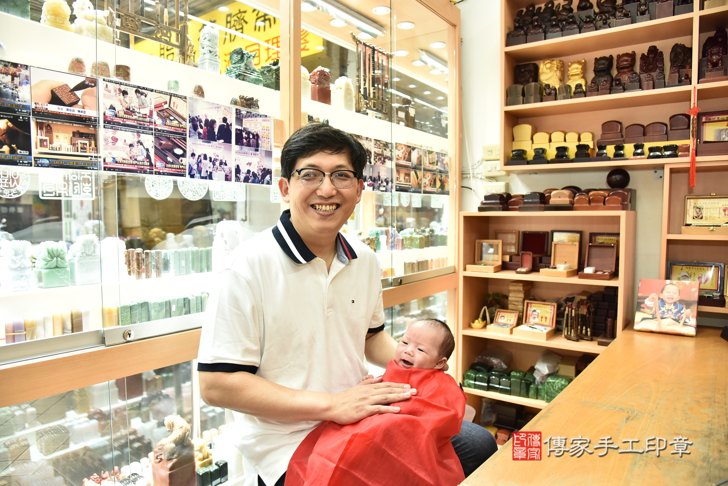 璿璿寶寶(新北市永和區嬰兒寶寶滿月剃頭理髮、嬰兒剃胎毛儀式吉祥話)。中國風會場，爸媽寶貝穿「日中韓」古裝禮服。專業拍照、證書。★購買「臍帶章、肚臍章、胎毛筆刷印章」贈送：剃頭、收涎、抓周，三選一。2025.4.18，照片10