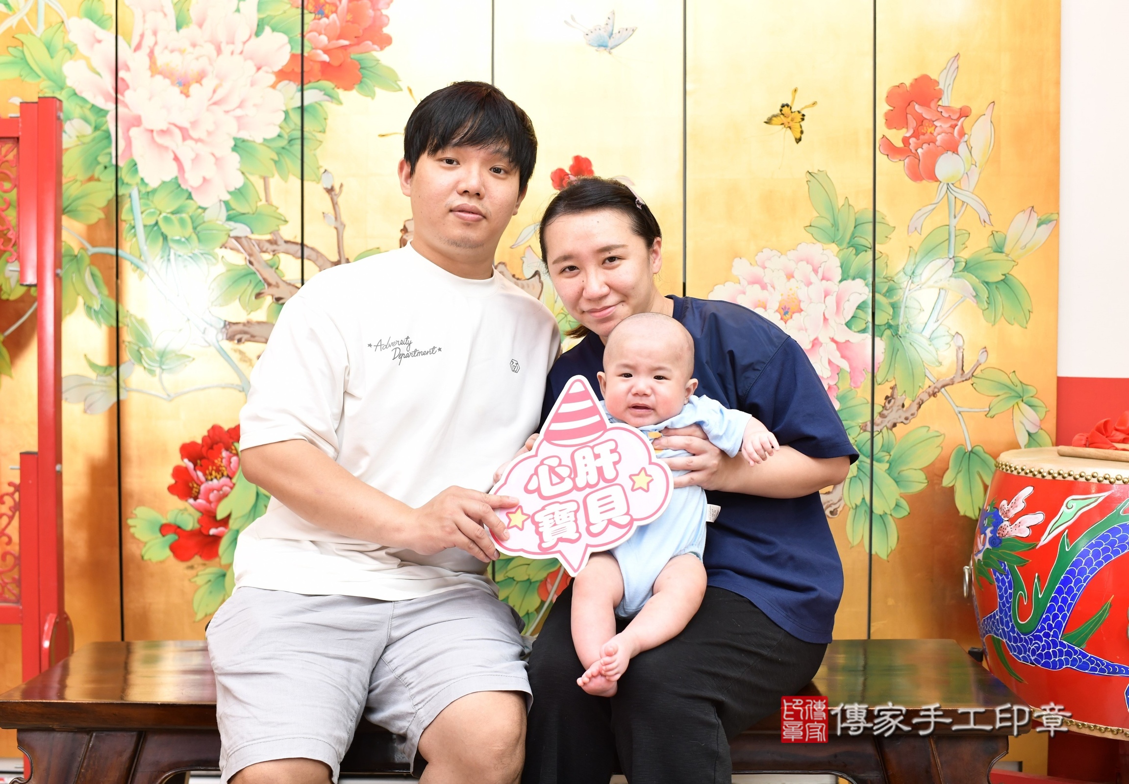 硯硯寶寶(台北市大同區嬰兒寶寶滿月剃頭理髮、嬰兒剃胎毛儀式吉祥話)。中國風會場，爸媽寶貝穿「日中韓」古裝禮服。專業拍照、證書。★購買「臍帶章、肚臍章、胎毛筆刷印章」贈送：剃頭、收涎、抓周，三選一。2025.4.21，照片11