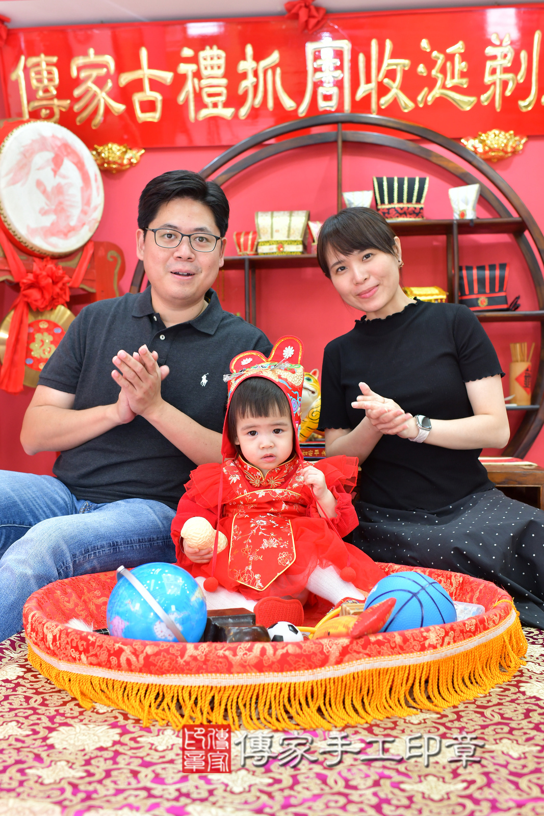 台中市北區小葵寶寶抓周推薦：傳家台中店抓周度脺中國風會場，嬰兒古禮抓周流程儀式吉祥話、抓周道具物品24種、拍照。抓周證書。2025.3.3，照片5