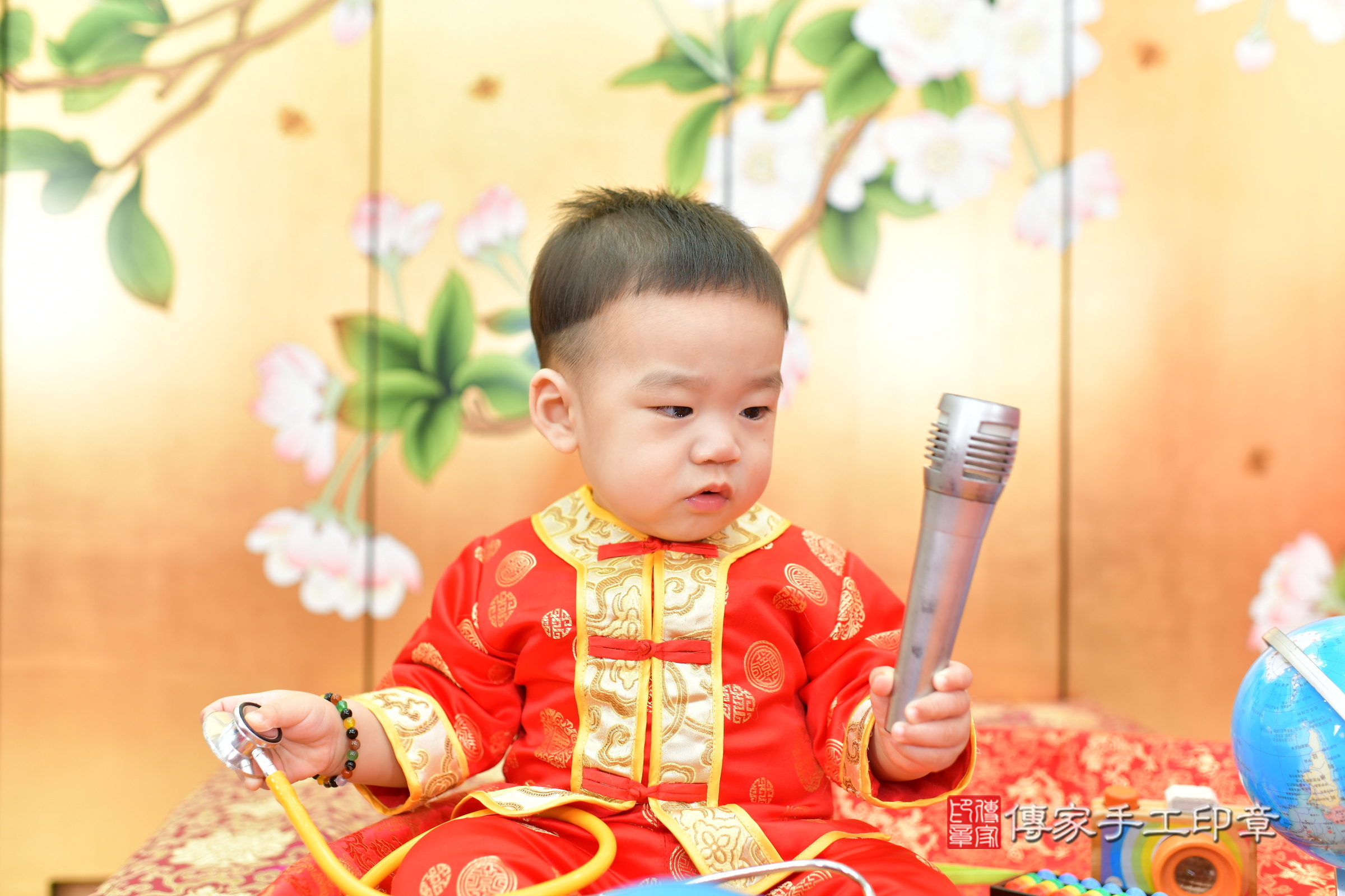 台中市北區昊昊寶寶抓周推薦：傳家台中店抓周度脺中國風會場，嬰兒古禮抓周流程儀式吉祥話、抓周道具物品24種、拍照。抓周證書。2025.3.23，照片12
