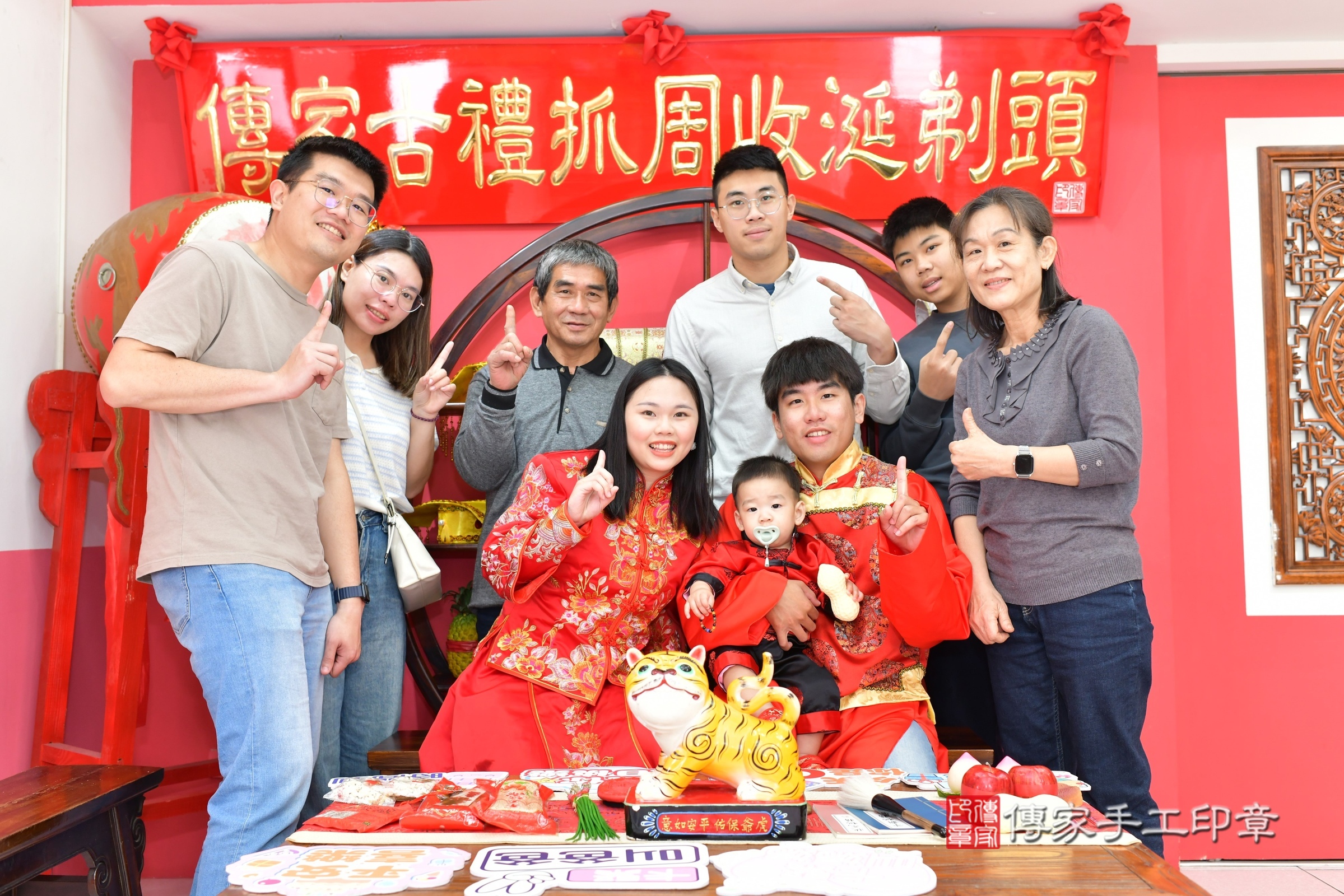 台中市北區昊昊寶寶抓周推薦：傳家台中店抓周度脺中國風會場，嬰兒古禮抓周流程儀式吉祥話、抓周道具物品24種、拍照。抓周證書。2025.3.23，照片28