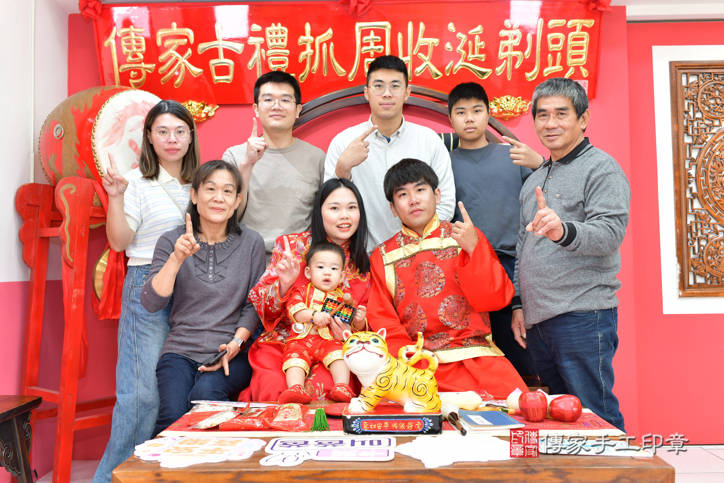 台中市北區昊昊寶寶抓周推薦：傳家台中店抓周度脺中國風會場，嬰兒古禮抓周流程儀式吉祥話、抓周道具物品24種、拍照。抓周證書。2025.3.23，照片25