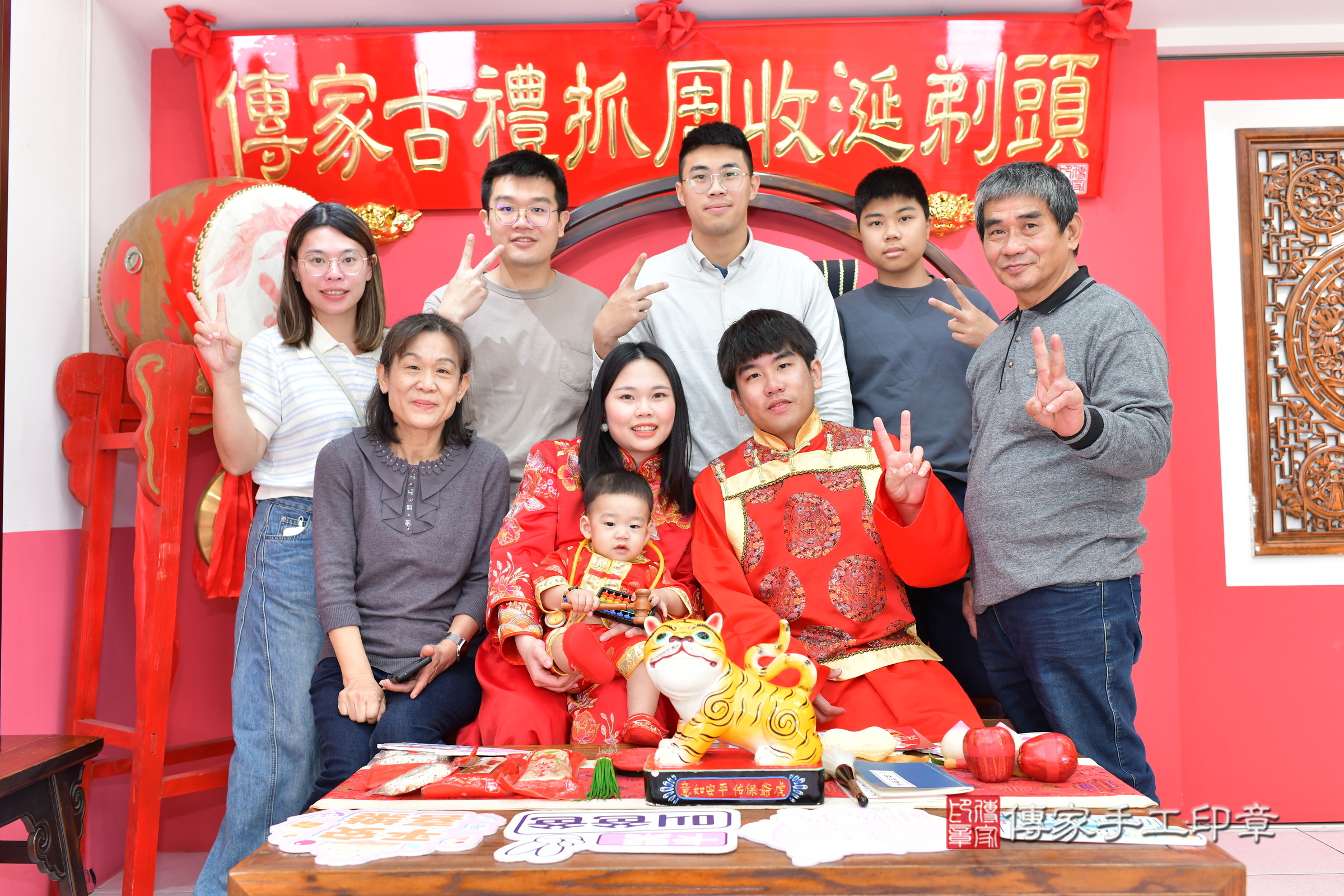 台中市北區昊昊寶寶抓周推薦：傳家台中店抓周度脺中國風會場，嬰兒古禮抓周流程儀式吉祥話、抓周道具物品24種、拍照。抓周證書。2025.3.23，照片26