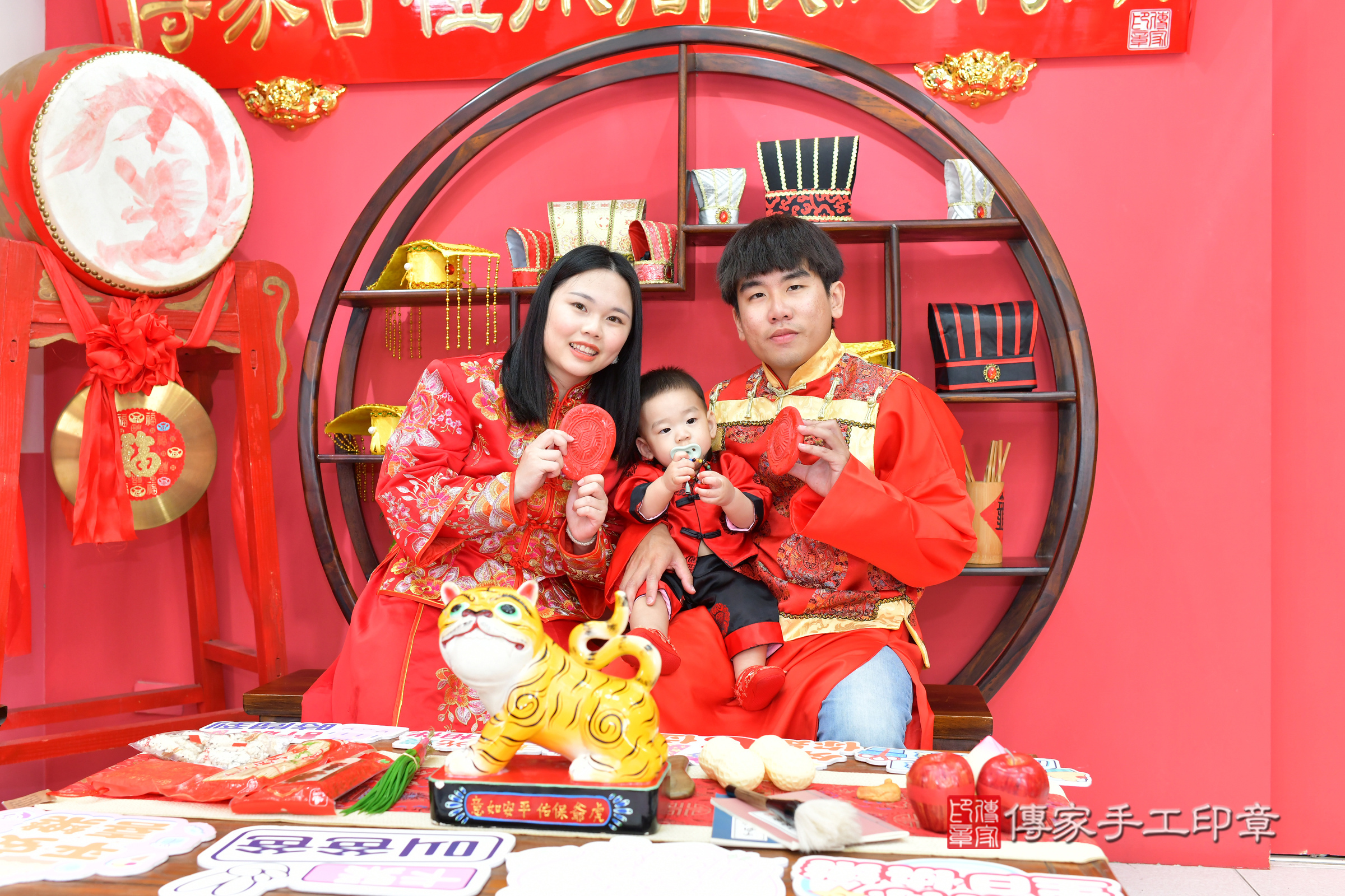 台中市北區昊昊寶寶抓周推薦：傳家台中店抓周度脺中國風會場，嬰兒古禮抓周流程儀式吉祥話、抓周道具物品24種、拍照。抓周證書。2025.3.23，照片19