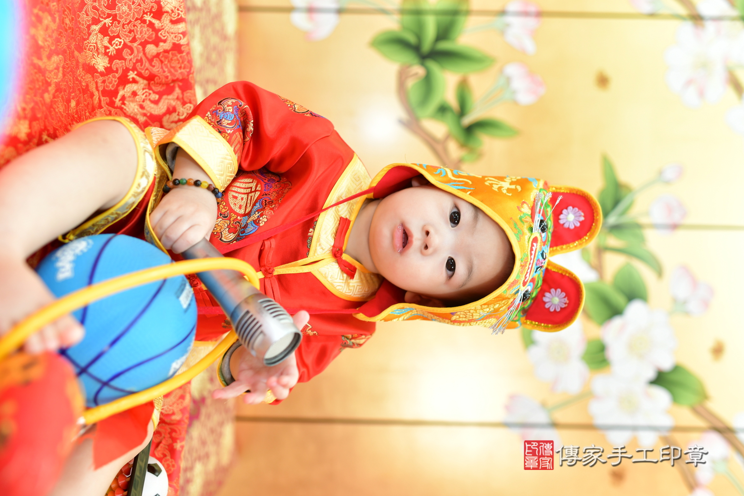 台中市北區小銘寶寶抓周推薦：傳家台中店抓周度脺中國風會場，嬰兒古禮抓周流程儀式吉祥話、抓周道具物品24種、拍照。抓周證書。2025.3.23，照片8