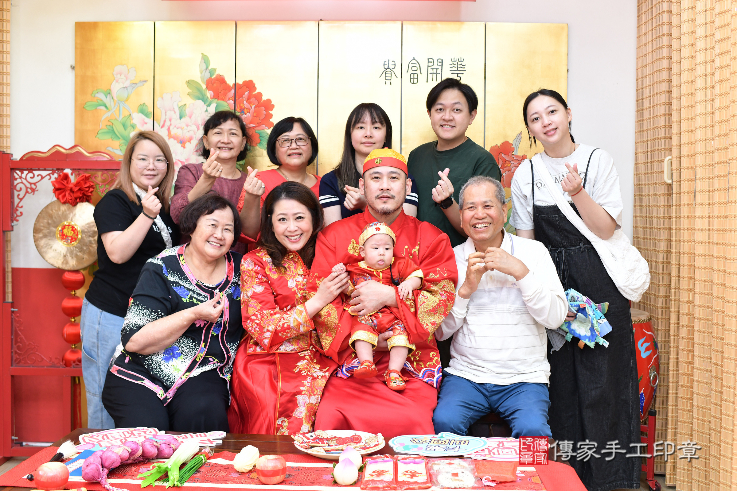 台北市大同區佑佑寶寶收涎推薦：傳家台北店收涎中國風會場，嬰兒古禮收涎收口水流程儀式、收涎吉祥話、收涎餅乾、收涎拍照。收涎證書。2025.4.12，照片24