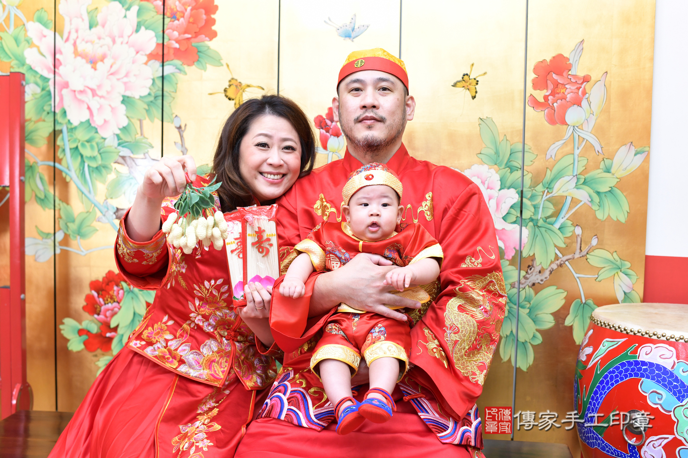 台北市大同區佑佑寶寶收涎推薦：傳家台北店收涎中國風會場，嬰兒古禮收涎收口水流程儀式、收涎吉祥話、收涎餅乾、收涎拍照。收涎證書。2025.4.12，照片12