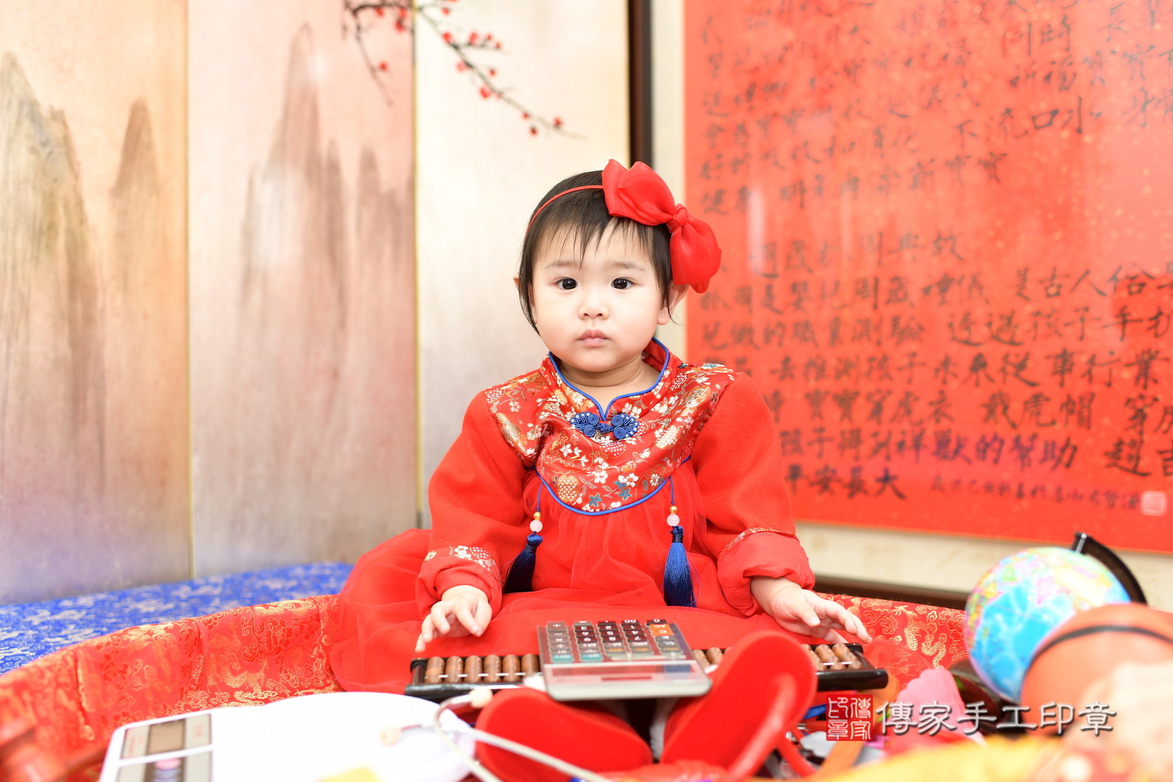 新北市永和區希希寶寶抓周推薦：傳家新北店抓周度脺中國風會場，嬰兒古禮抓周流程儀式吉祥話、抓周道具物品24種、拍照。抓周證書。2025.4.20，照片12