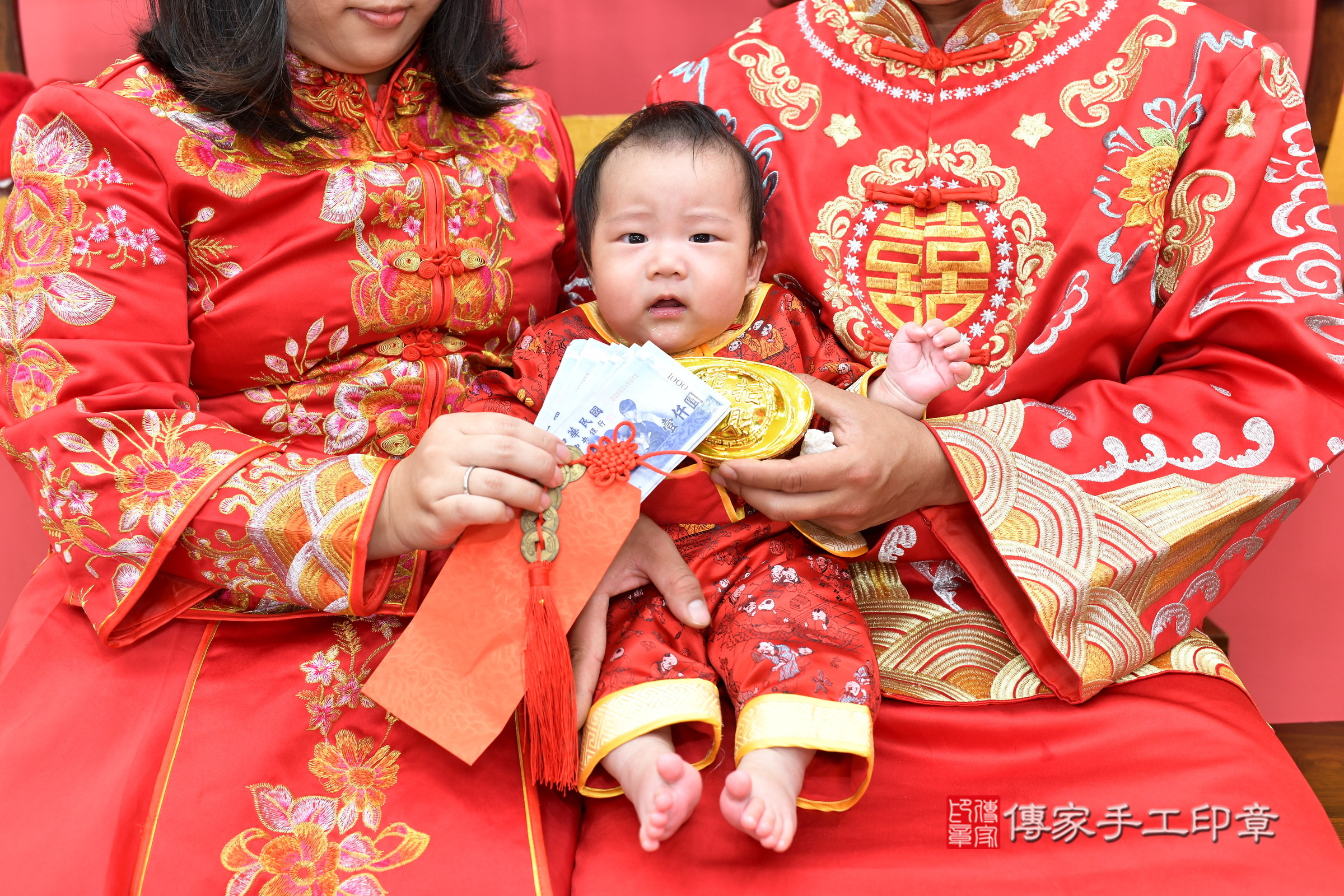 斌斌寶寶(新北市永和區嬰兒寶寶滿月剃頭理髮、嬰兒剃胎毛儀式吉祥話)。中國風會場，爸媽寶貝穿「日中韓」古裝禮服。專業拍照、證書。★購買「臍帶章、肚臍章、胎毛筆刷印章」贈送：剃頭、收涎、抓周，三選一。2025.4.25，照片11