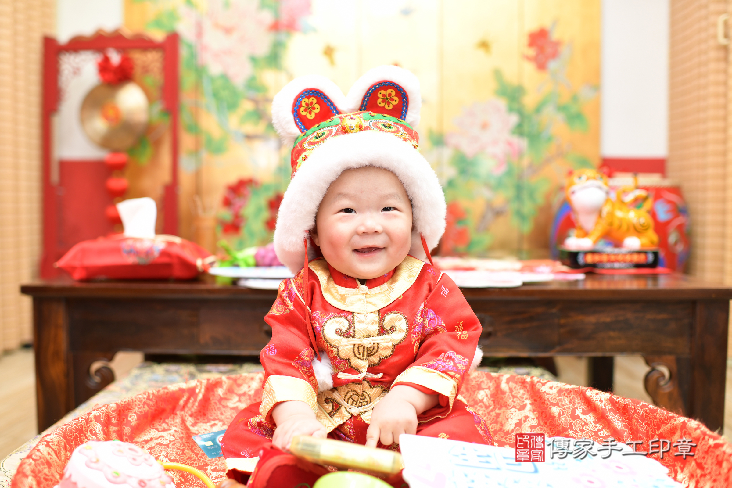 台北市大同區凡凡寶寶抓周推薦：傳家台北店抓周度脺中國風會場，嬰兒古禮抓周流程儀式吉祥話、抓周道具物品24種、拍照。抓周證書。2025.4.20，照片11