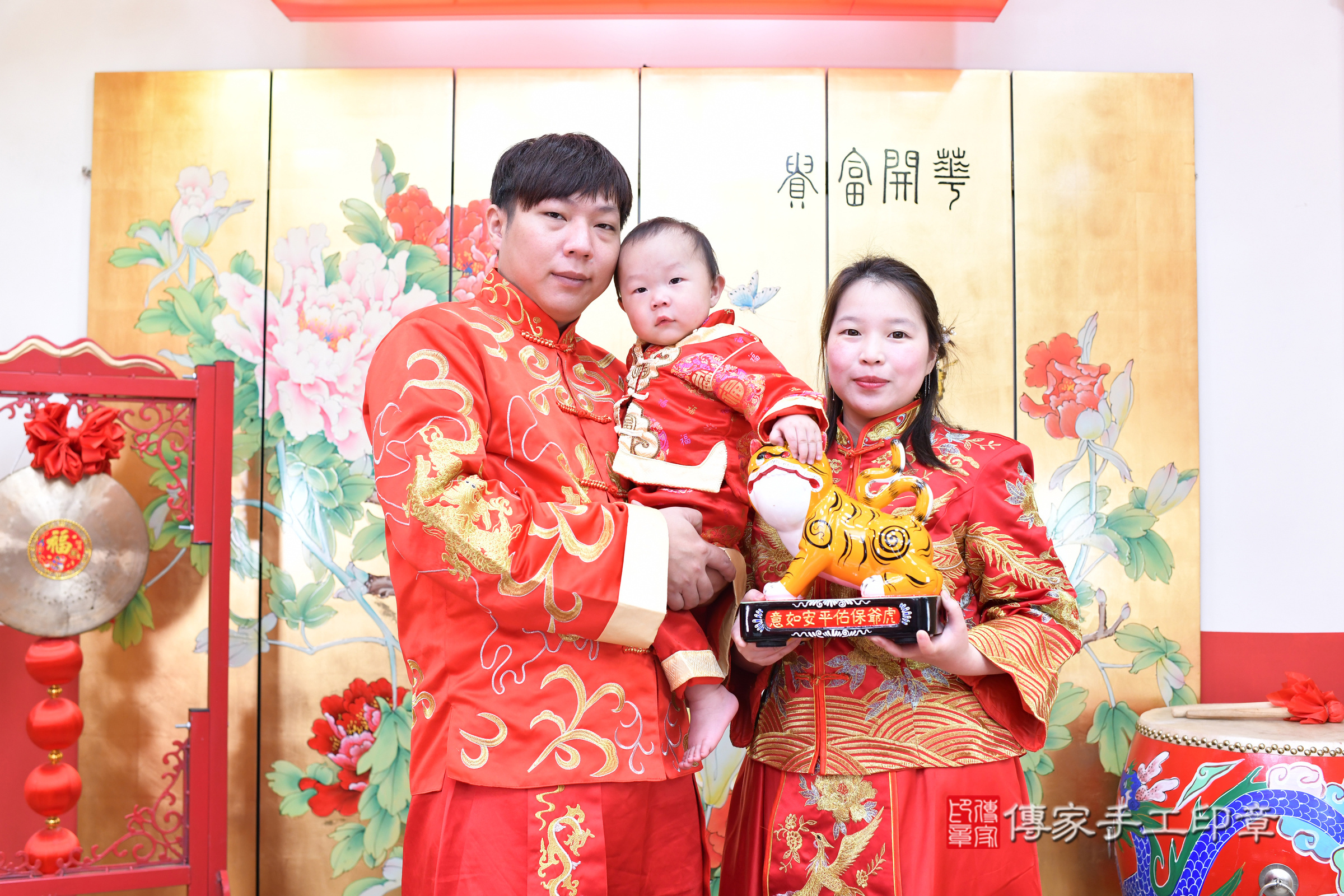 台北市大同區凡凡寶寶抓周推薦：傳家台北店抓周度脺中國風會場，嬰兒古禮抓周流程儀式吉祥話、抓周道具物品24種、拍照。抓周證書。2025.4.20，照片13