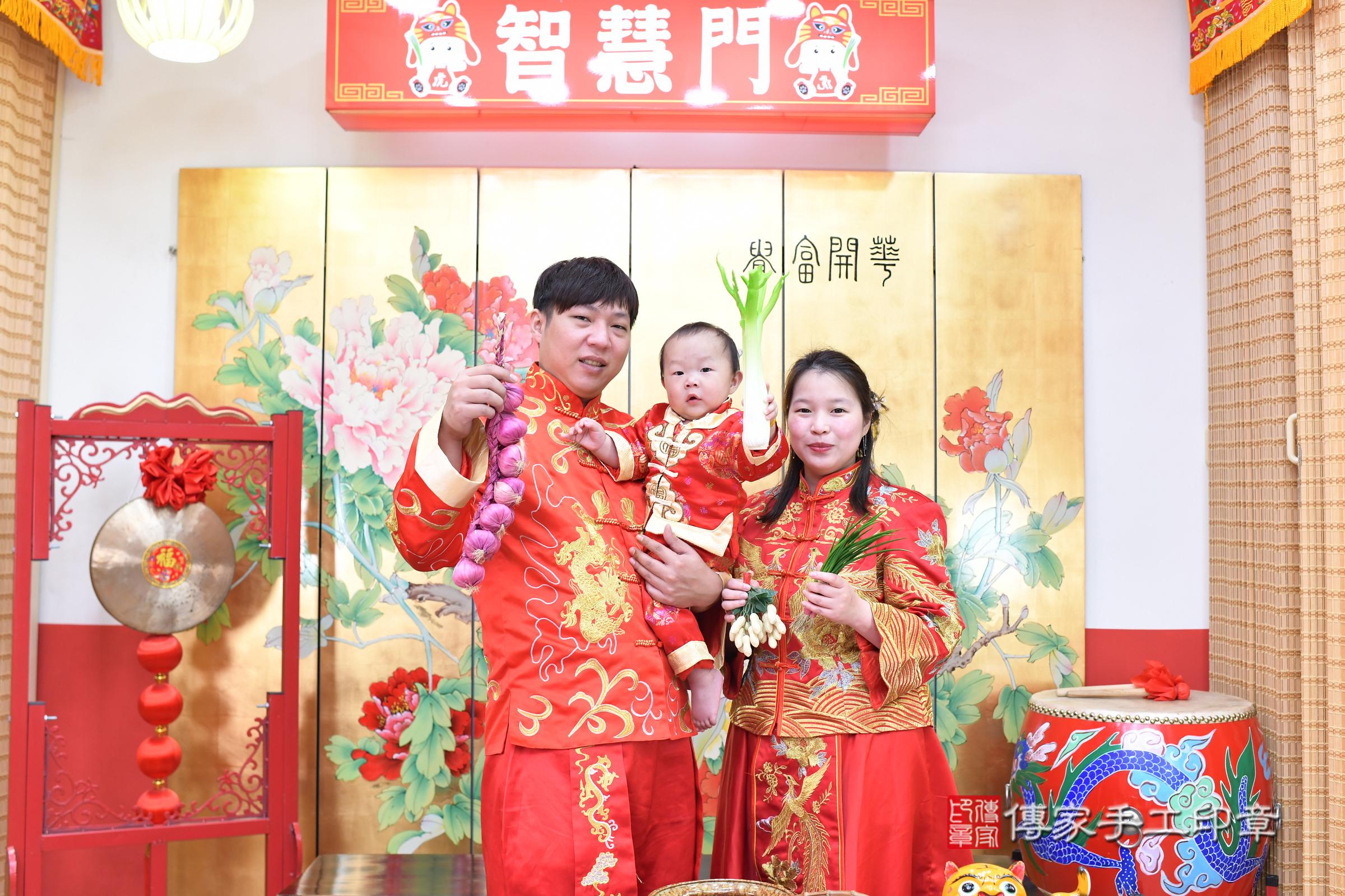 台北市大同區凡凡寶寶抓周推薦：傳家台北店抓周度脺中國風會場，嬰兒古禮抓周流程儀式吉祥話、抓周道具物品24種、拍照。抓周證書。2025.4.20，照片18