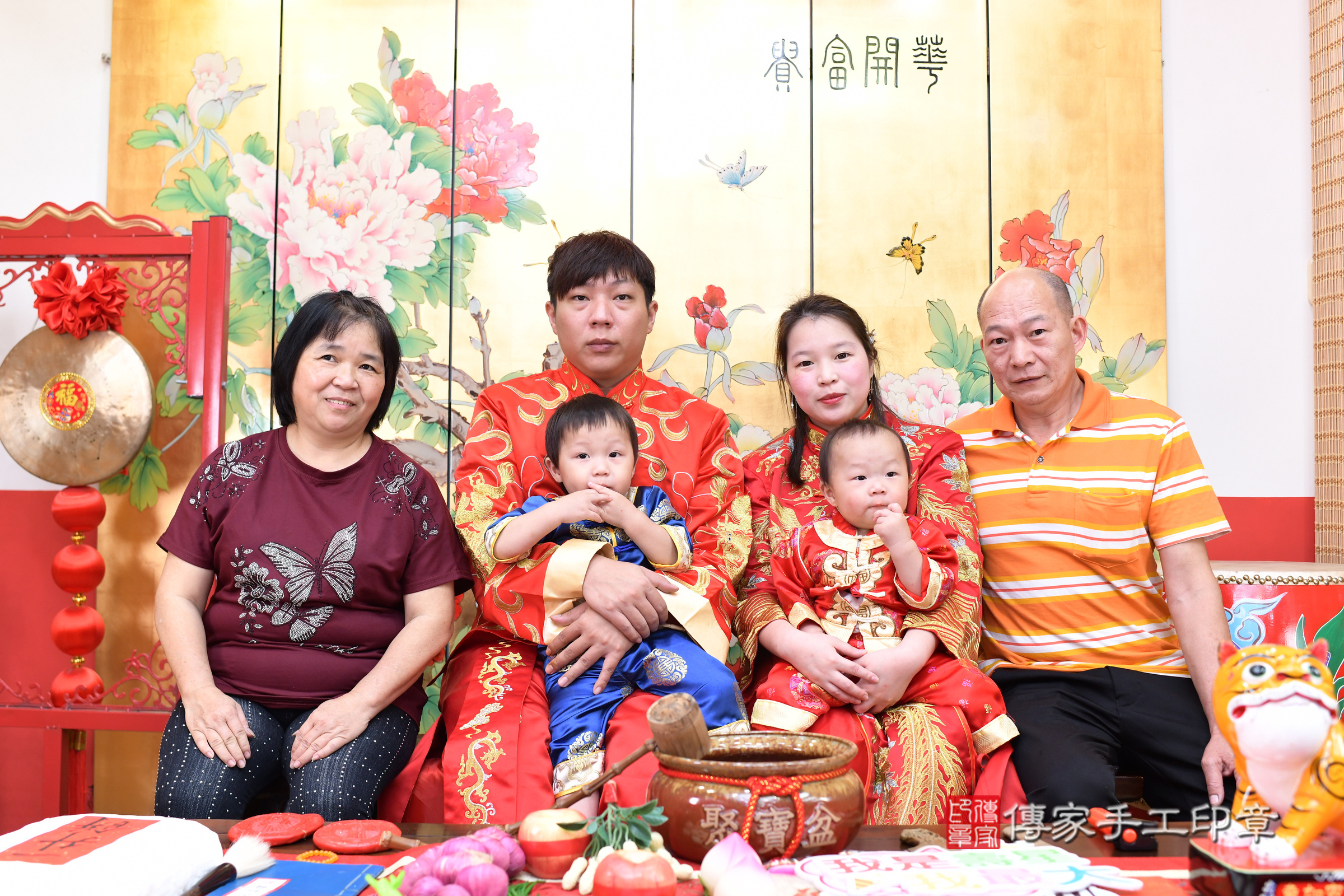 台北市大同區凡凡寶寶抓周推薦：傳家台北店抓周度脺中國風會場，嬰兒古禮抓周流程儀式吉祥話、抓周道具物品24種、拍照。抓周證書。2025.4.20，照片21