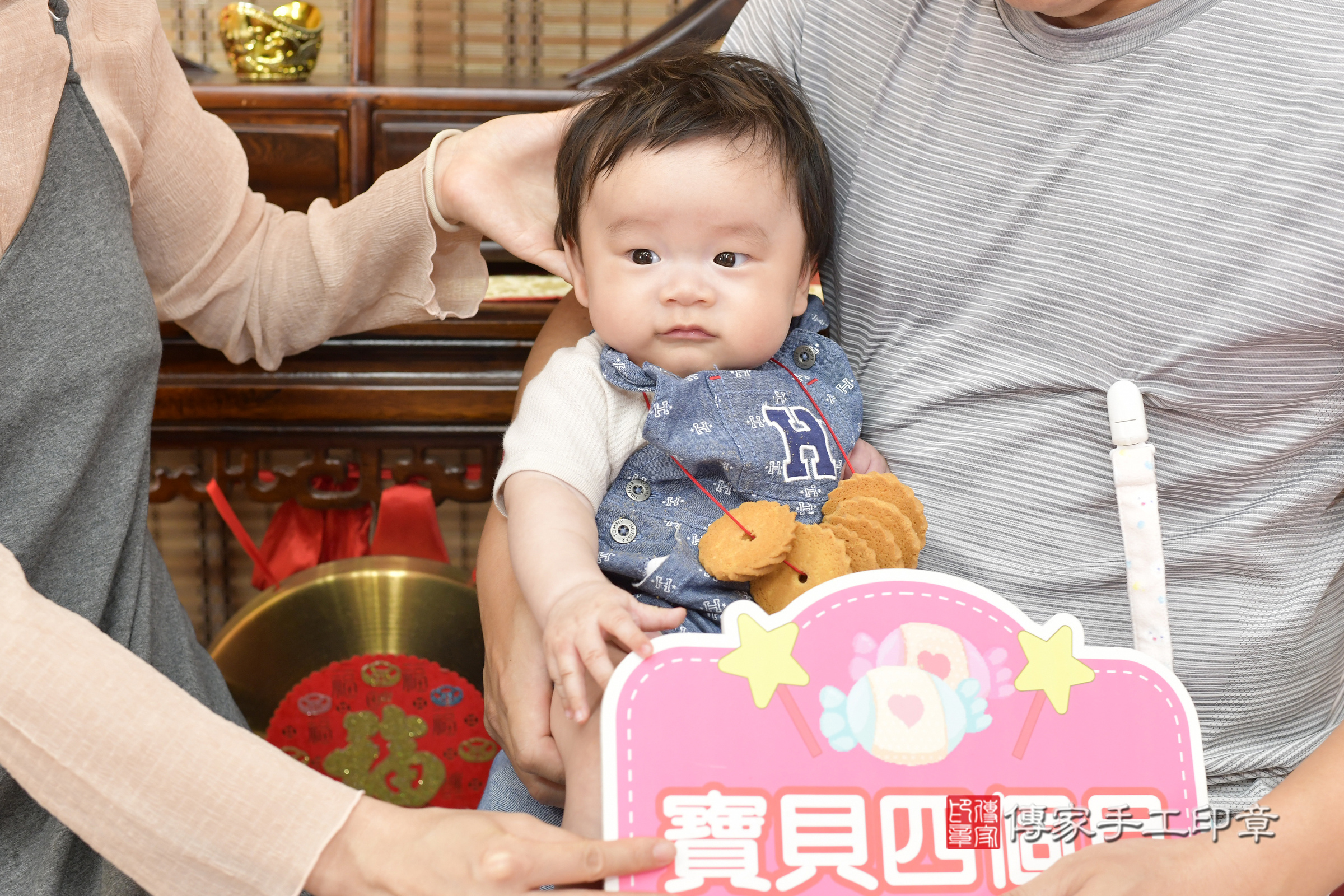 新竹市香山區旭寶寶收涎推薦：傳家新竹店收涎中國風會場，嬰兒古禮收涎收口水流程儀式、收涎吉祥話、收涎餅乾、收涎拍照。收涎證書。2025.5.2，照片11