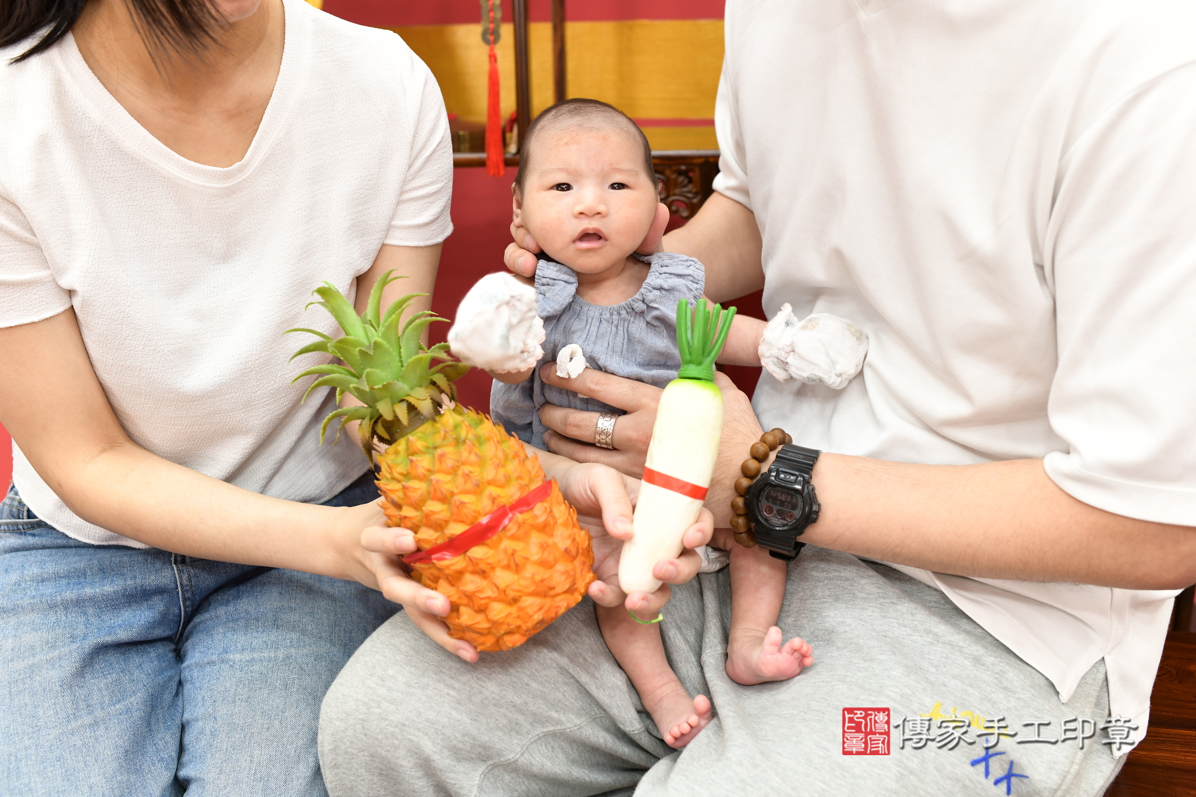 喬喬寶寶(新北市永和區到府嬰兒喬喬寶寶滿月剃頭理髮、到府嬰兒剃胎毛儀式吉祥話)。到府剃頭剃胎毛主持、專業拍照、證書。★購買「臍帶章、肚臍章、胎毛筆刷印章」贈送：剃頭、收涎、抓周，三選一。2025.5.5，照片5