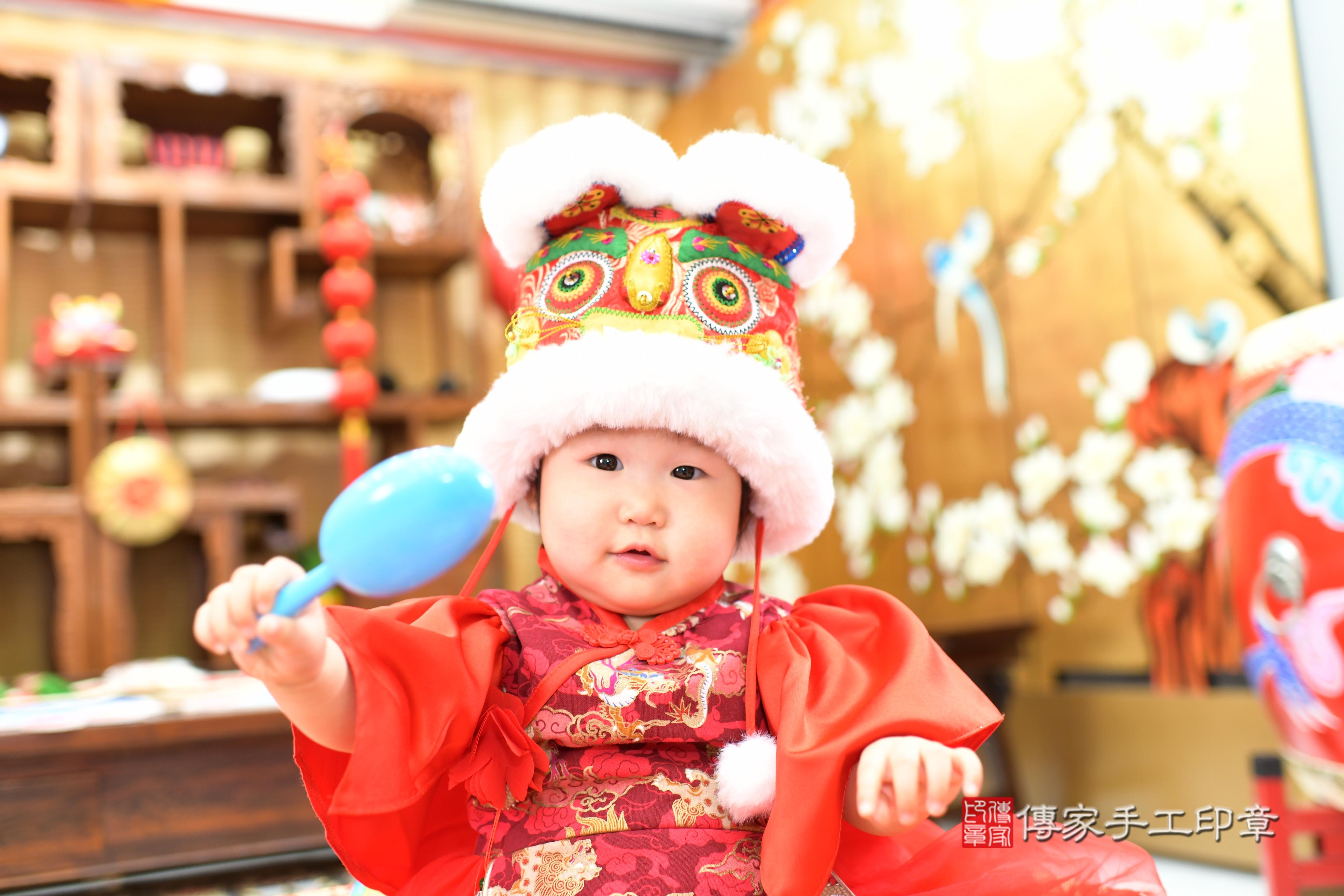 從古時傳承至今的「抓周」儀式,是寶寶滿周歲時的重要禮俗之一。台南市 .....照:7