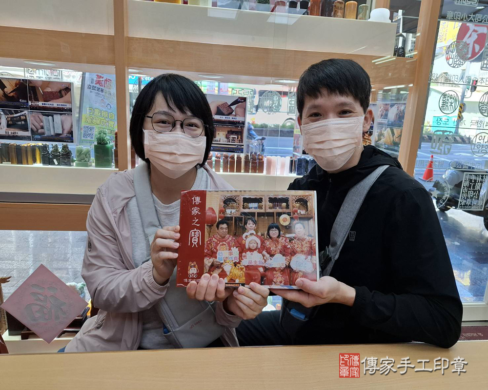 台南市永康區霓霓寶貝抓周推薦：傳家台南店抓周度脺中國風會場，嬰兒古禮抓周流程儀式吉祥話、抓周道具物品24種、拍照。抓周證書。2025.05.18