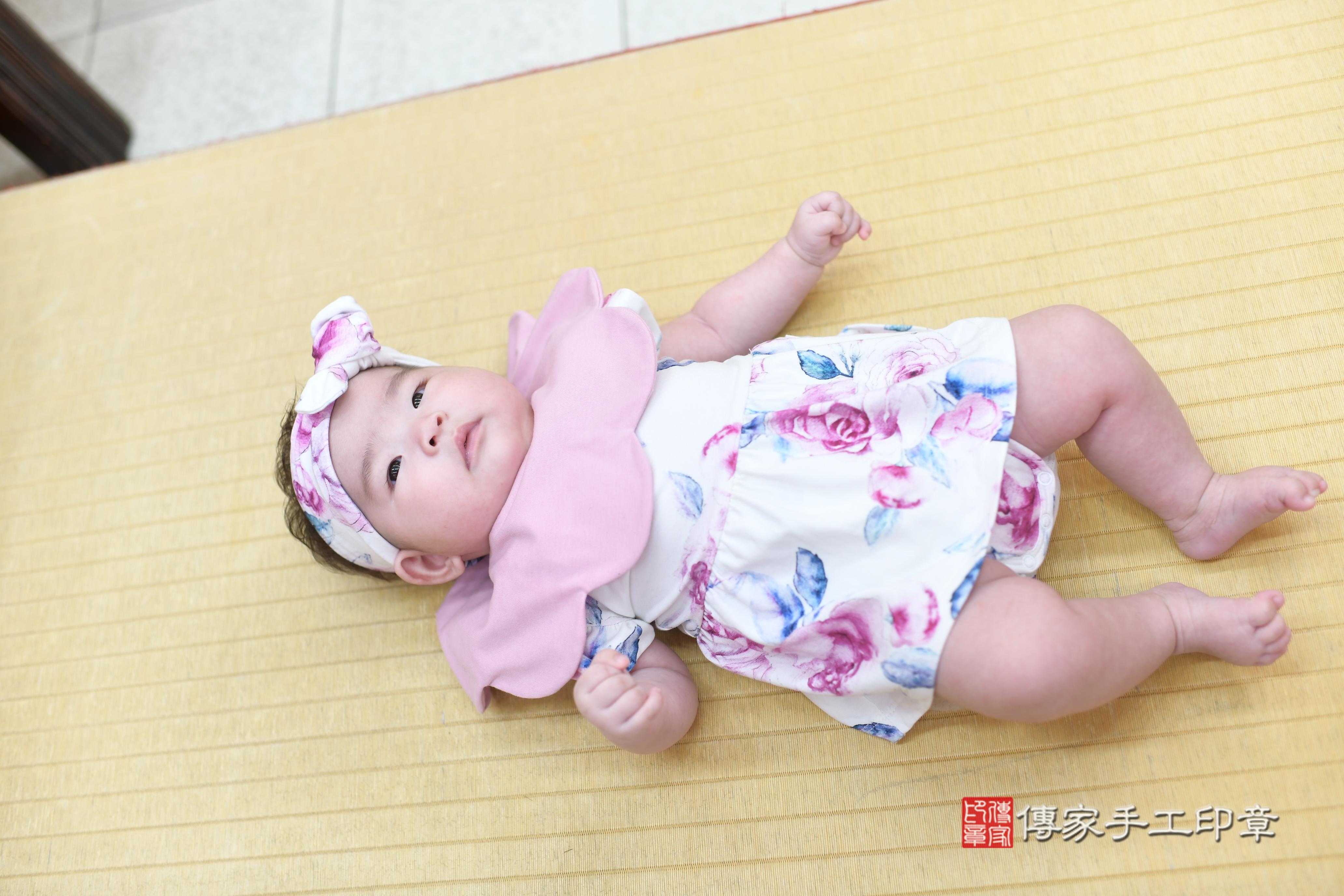 傳家手工印章高雄店、抓周、度脺、中國風會場、傳家嬰兒古禮、吉祥話、抓周道具物品24種、拍照。抓周證書。寶寶抓周、滿周歲、生日快樂、祝福