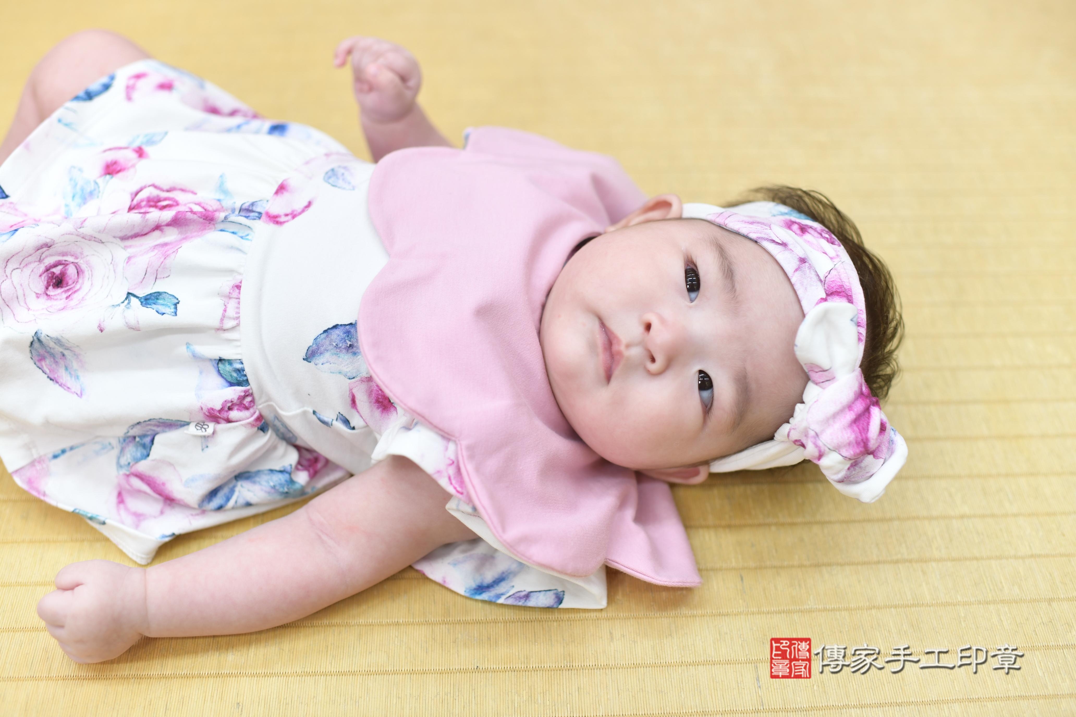 傳家手工印章高雄店、抓周、度脺、中國風會場、傳家嬰兒古禮、吉祥話、抓周道具物品24種、拍照。抓周證書。寶寶抓周、滿周歲、生日快樂、祝福