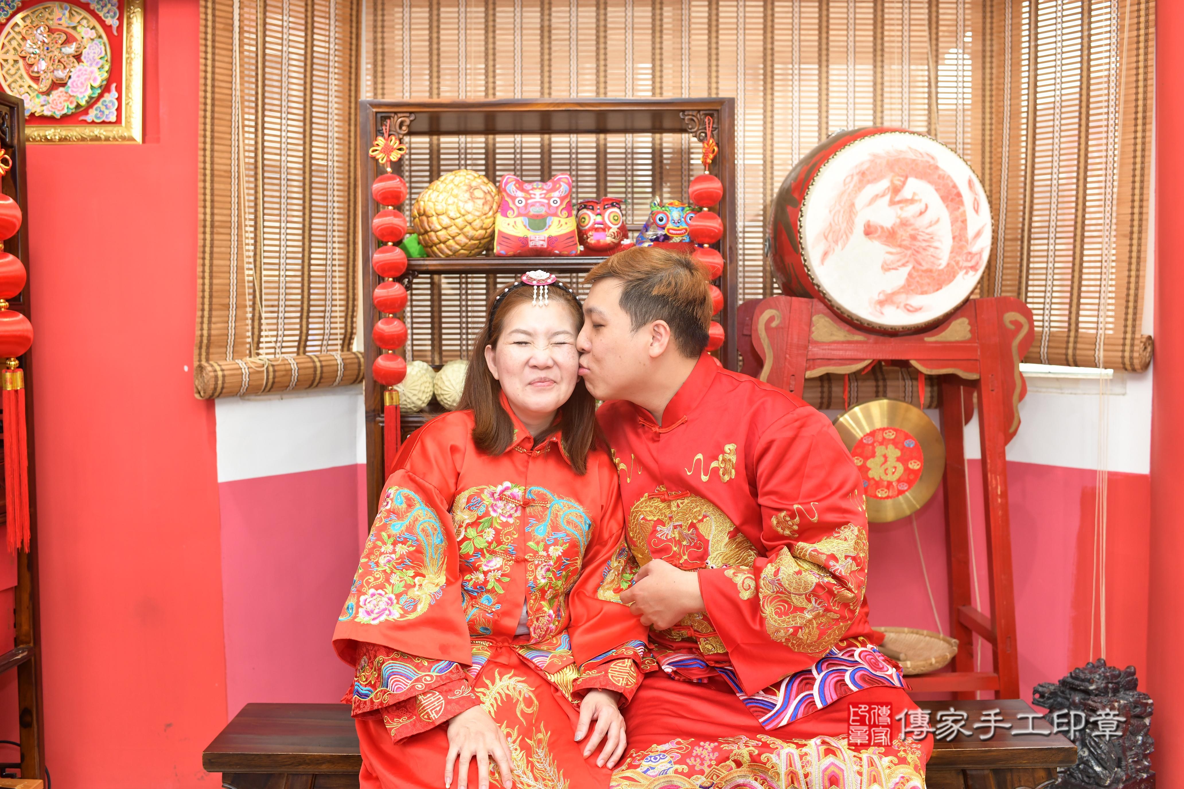 傳家手工印章高雄店、抓周、度脺、中國風會場、傳家嬰兒古禮、吉祥話、抓周道具物品24種、拍照。抓周證書。寶寶抓周、滿周歲、生日快樂、祝福