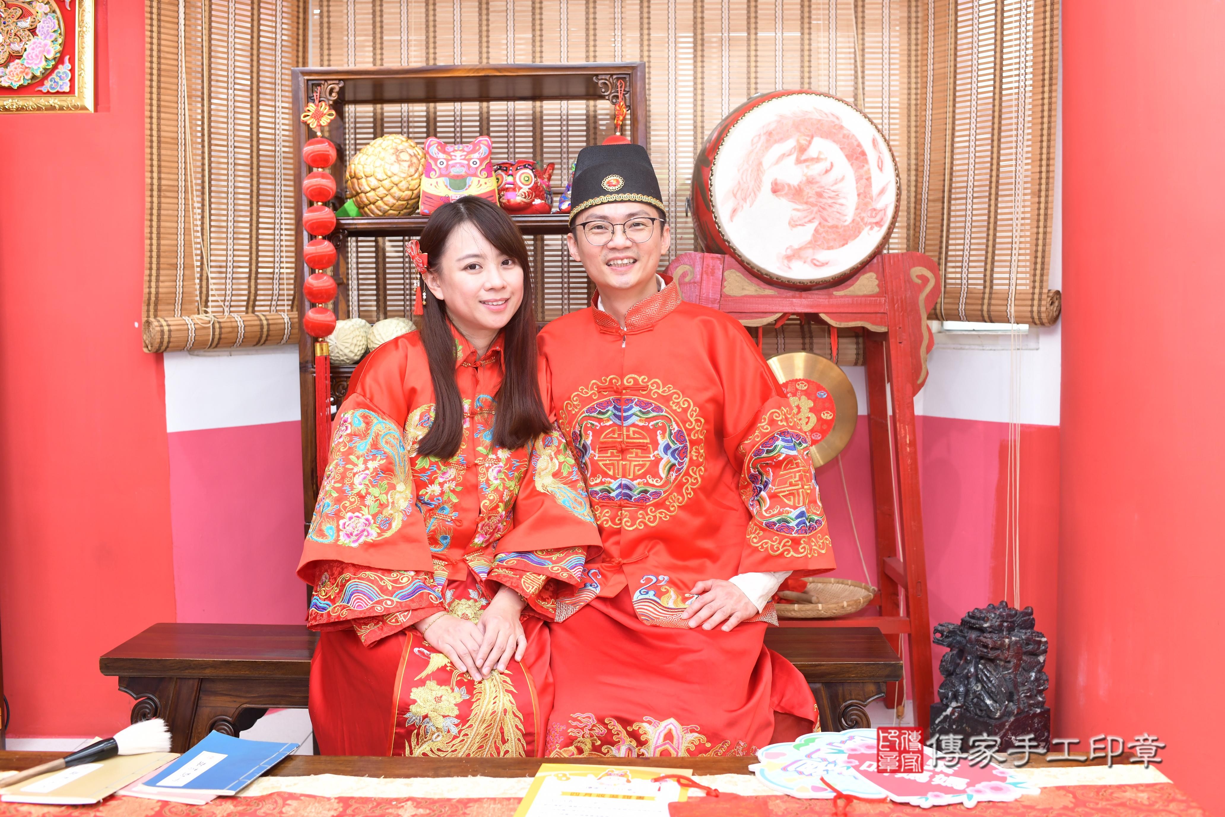 傳家手工印章高雄店、抓周、度脺、中國風會場、傳家嬰兒古禮、吉祥話、抓周道具物品24種、拍照。抓周證書。寶寶抓周、滿周歲、生日快樂、祝福