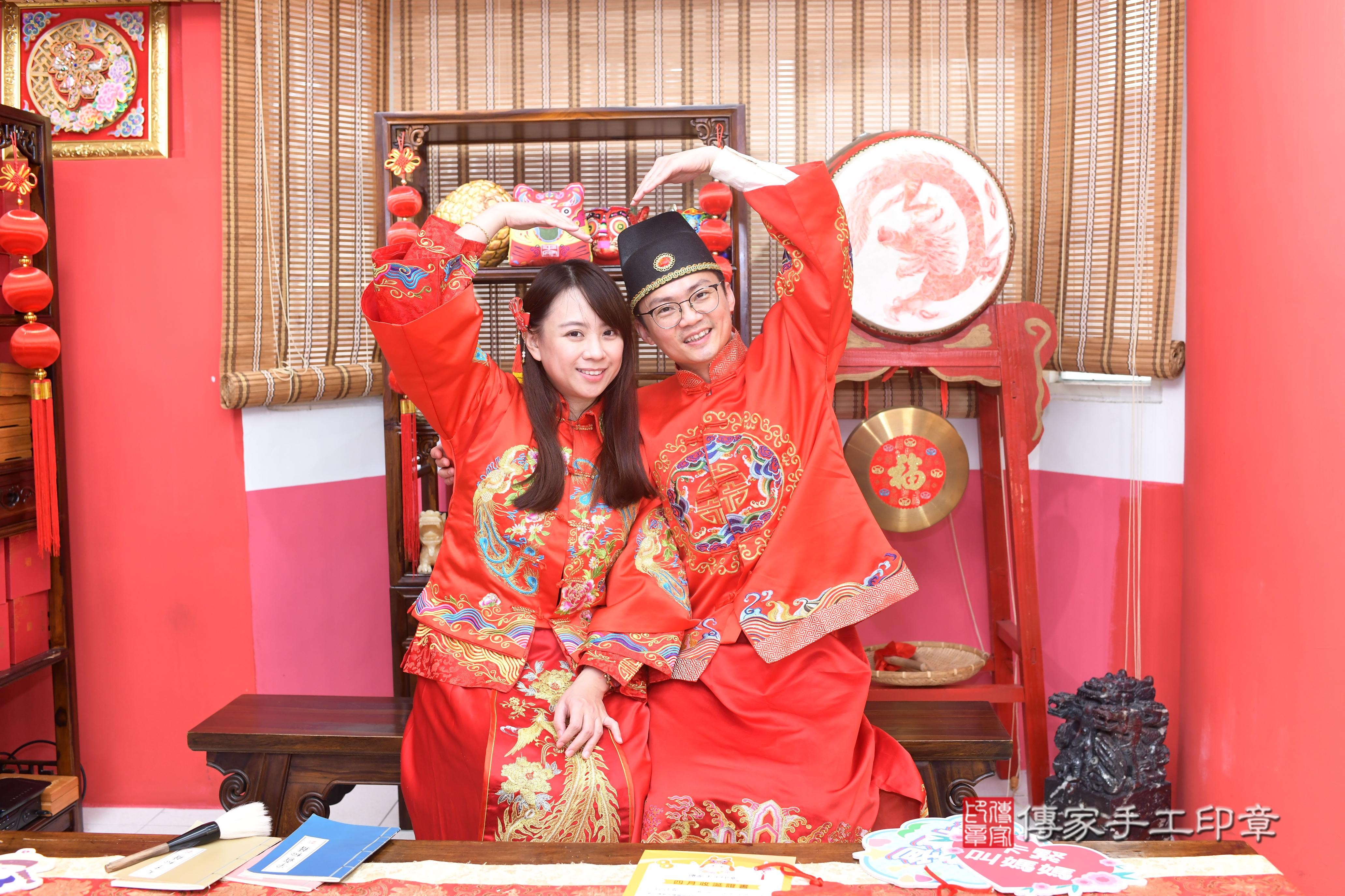 傳家手工印章高雄店、抓周、度脺、中國風會場、傳家嬰兒古禮、吉祥話、抓周道具物品24種、拍照。抓周證書。寶寶抓周、滿周歲、生日快樂、祝福