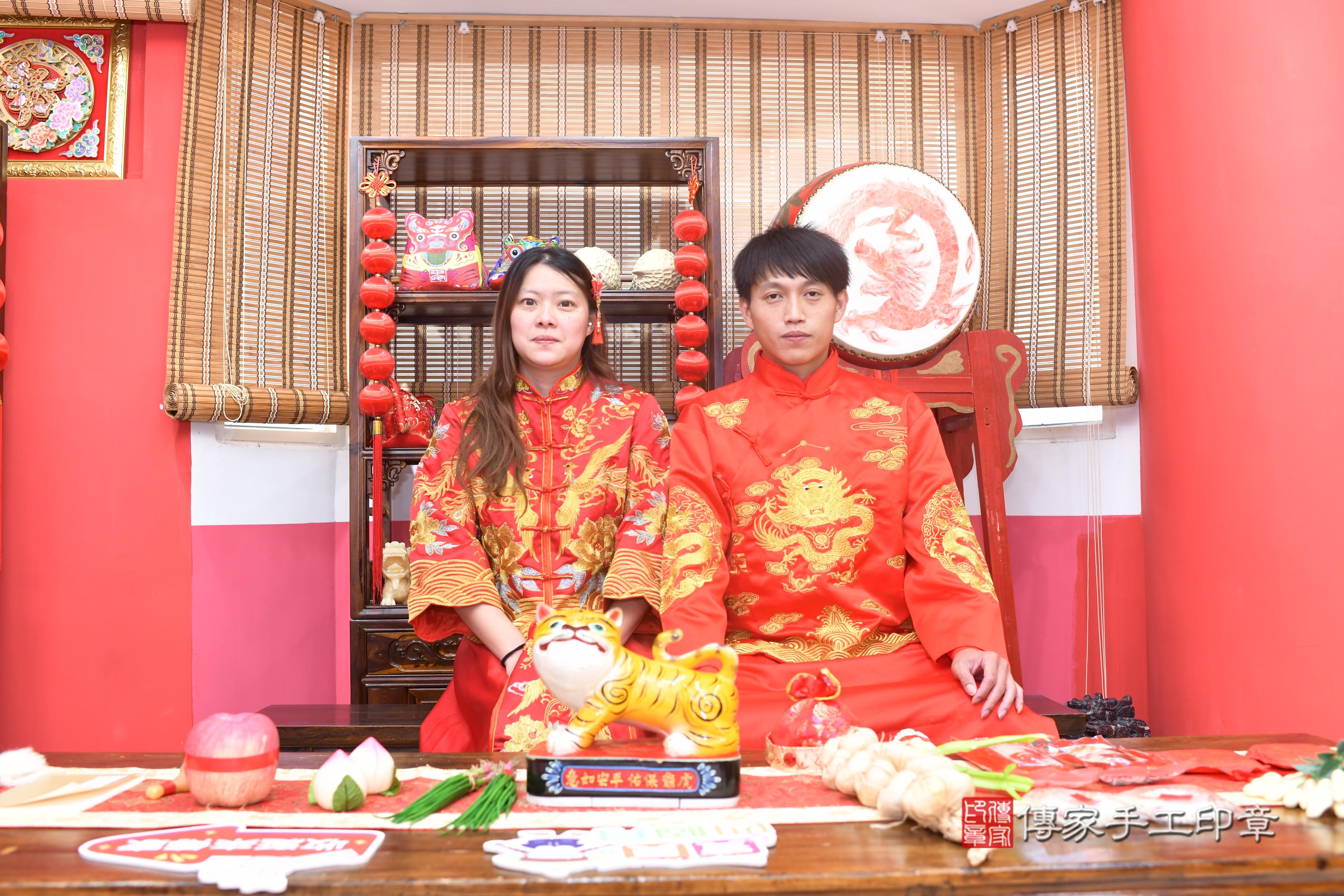 傳家手工印章高雄店、抓周、度脺、中國風會場、傳家嬰兒古禮、吉祥話、抓周道具物品24種、拍照。抓周證書。寶寶抓周、滿周歲、生日快樂、祝福