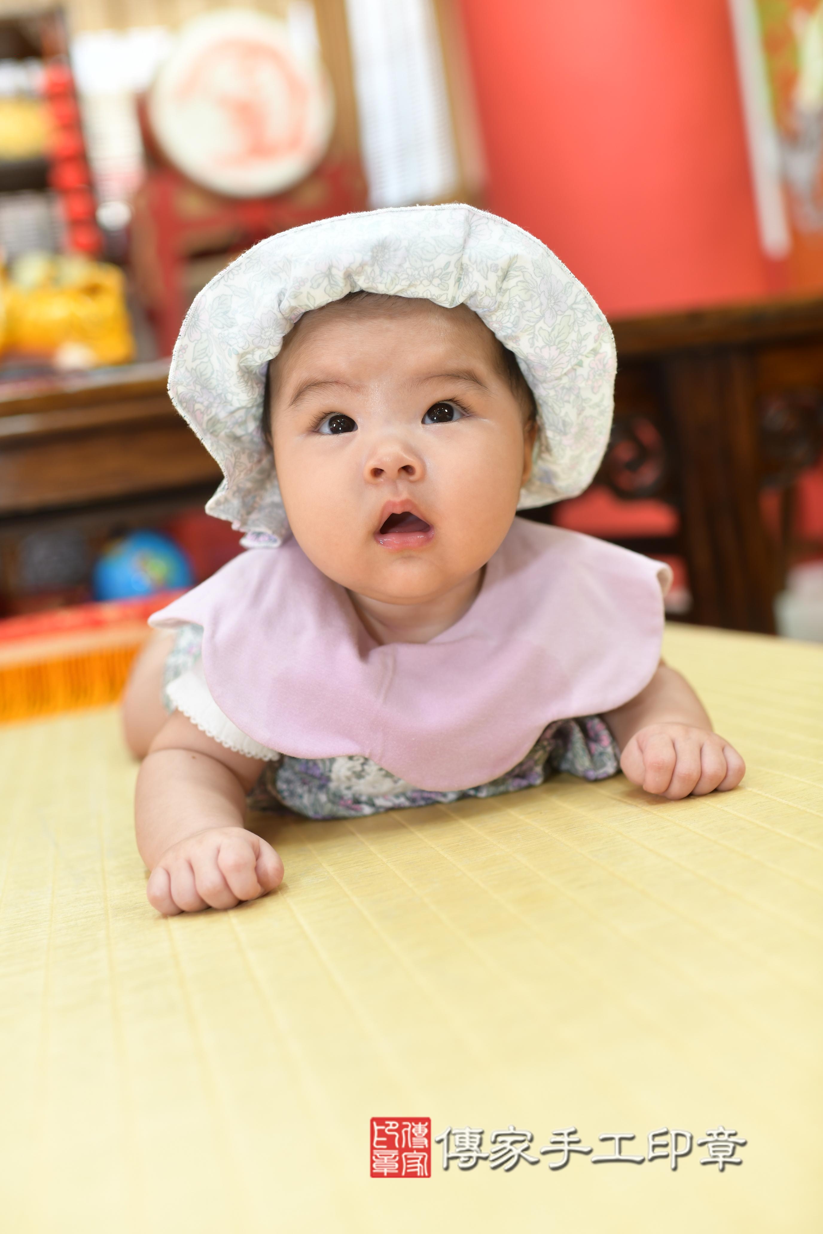 傳家手工印章高雄店、抓周、度脺、中國風會場、傳家嬰兒古禮、吉祥話、抓周道具物品24種、拍照。抓周證書。寶寶抓周、滿周歲、生日快樂、祝福