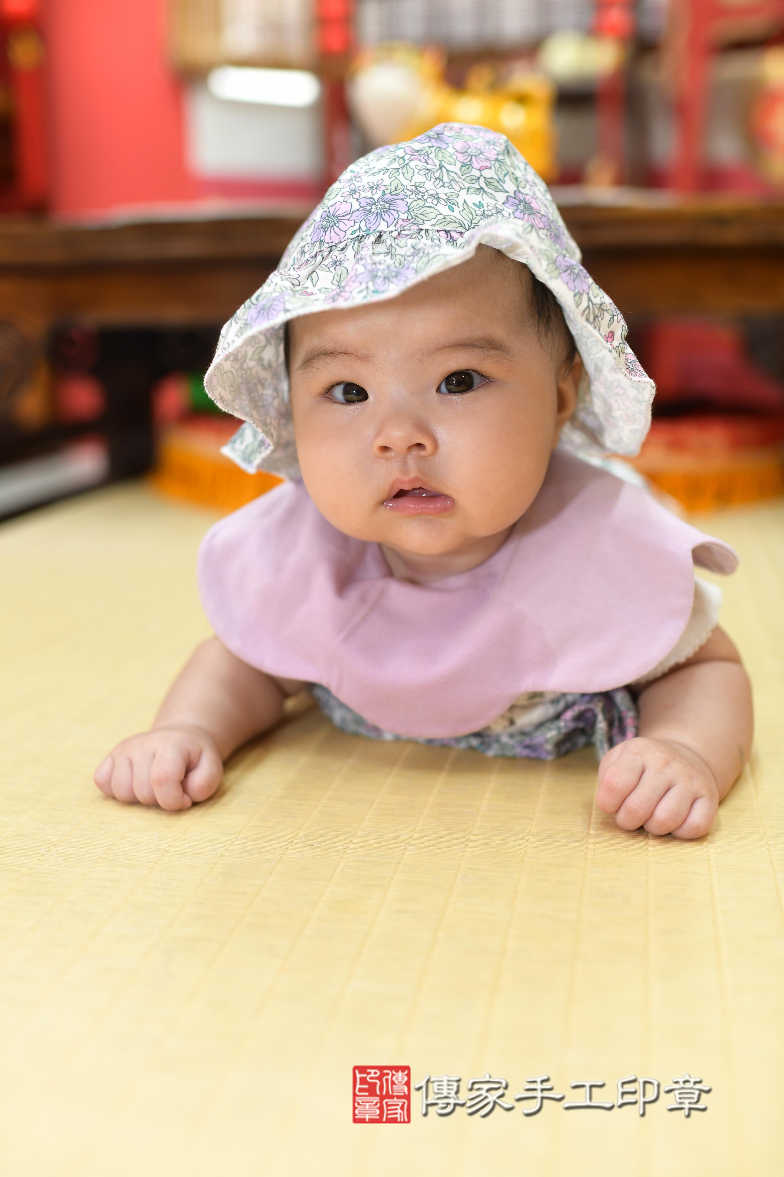 傳家手工印章高雄店、抓周、度脺、中國風會場、傳家嬰兒古禮、吉祥話、抓周道具物品24種、拍照。抓周證書。寶寶抓周、滿周歲、生日快樂、祝福
