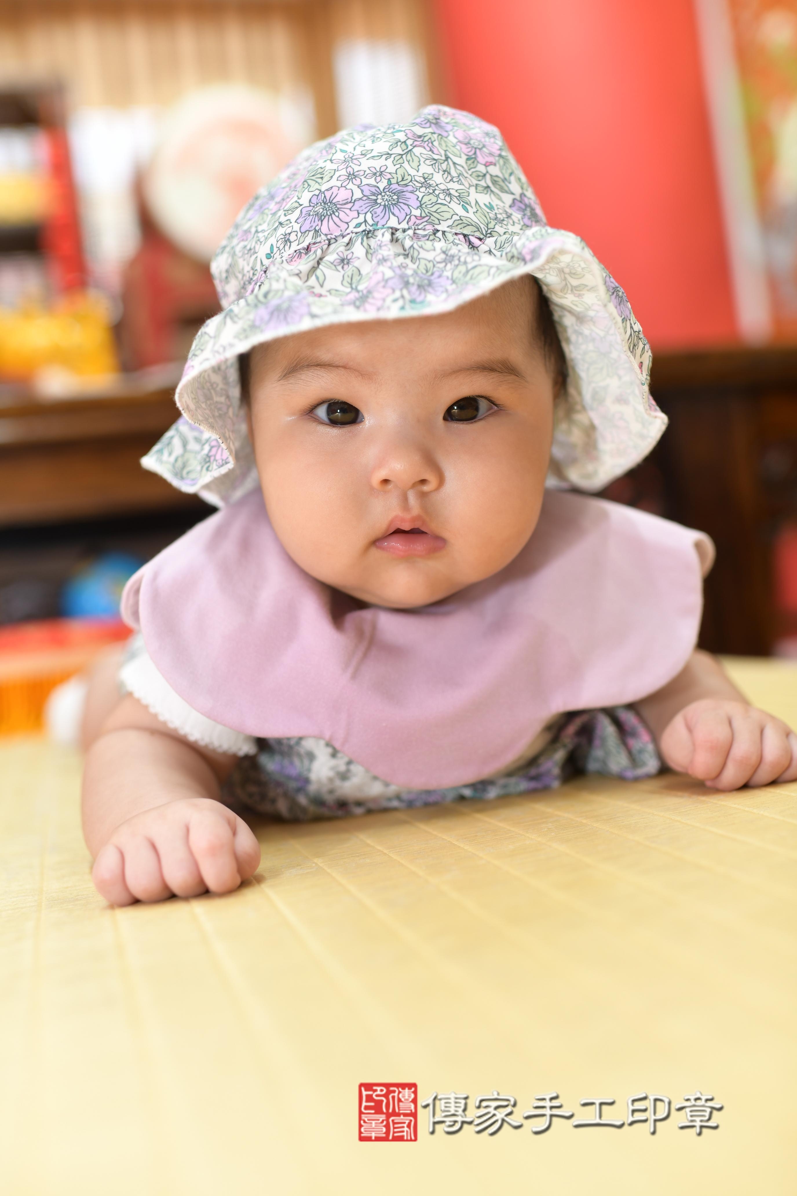傳家手工印章高雄店、抓周、度脺、中國風會場、傳家嬰兒古禮、吉祥話、抓周道具物品24種、拍照。抓周證書。寶寶抓周、滿周歲、生日快樂、祝福