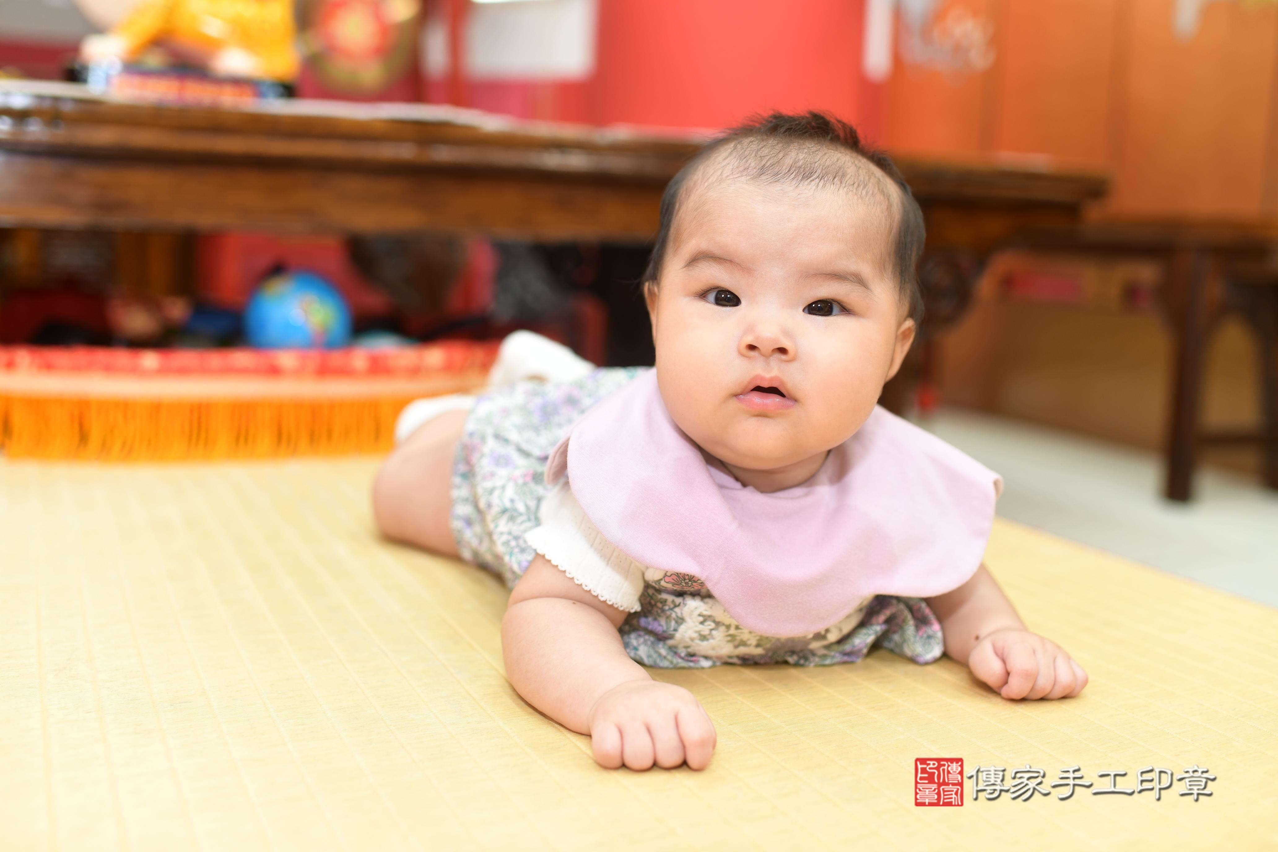傳家手工印章高雄店、抓周、度脺、中國風會場、傳家嬰兒古禮、吉祥話、抓周道具物品24種、拍照。抓周證書。寶寶抓周、滿周歲、生日快樂、祝福