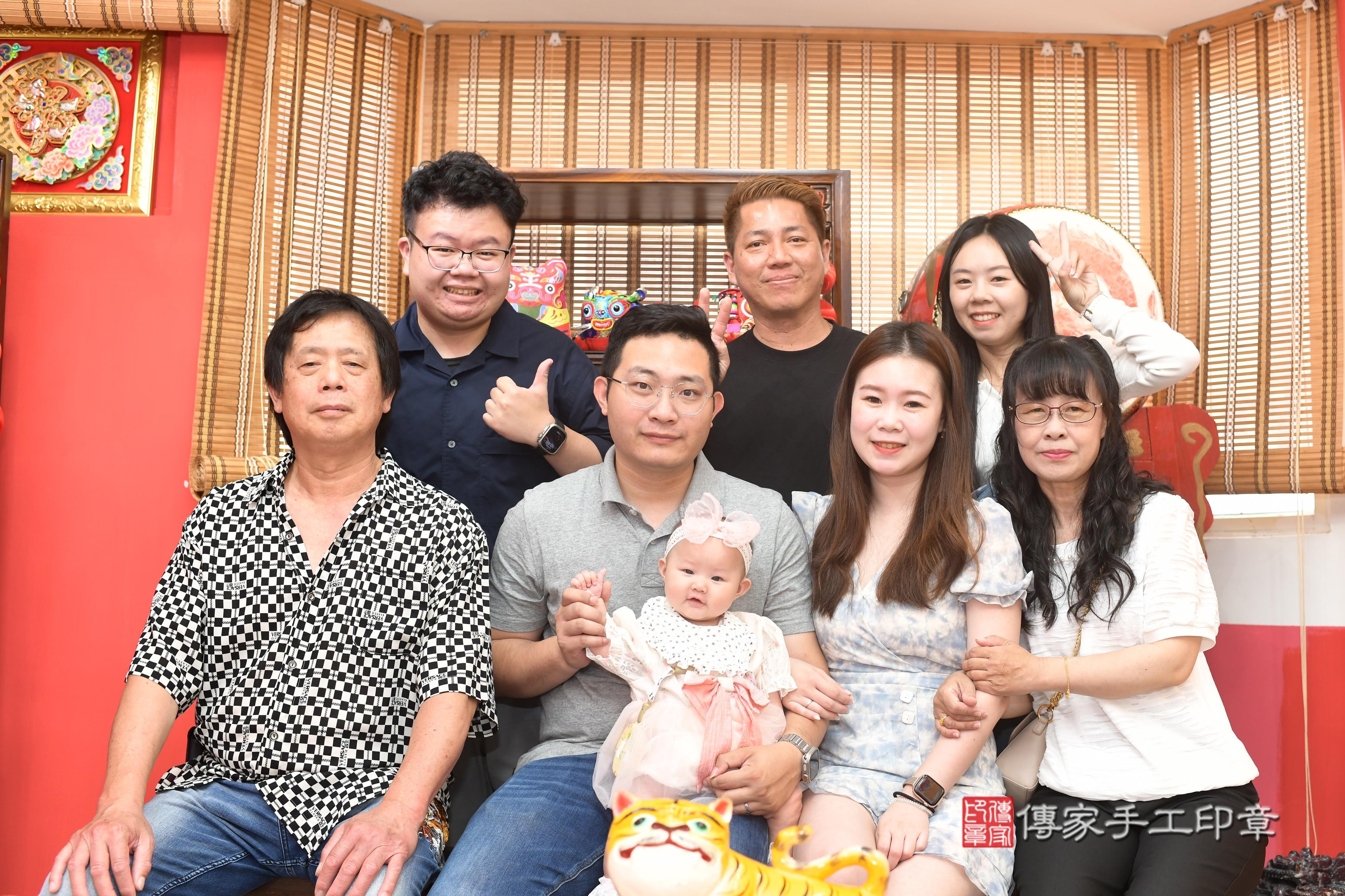 傳家手工印章高雄店、抓周、度脺、中國風會場、傳家嬰兒古禮、吉祥話、抓周道具物品24種、拍照。抓周證書。寶寶抓周、滿周歲、生日快樂、祝福