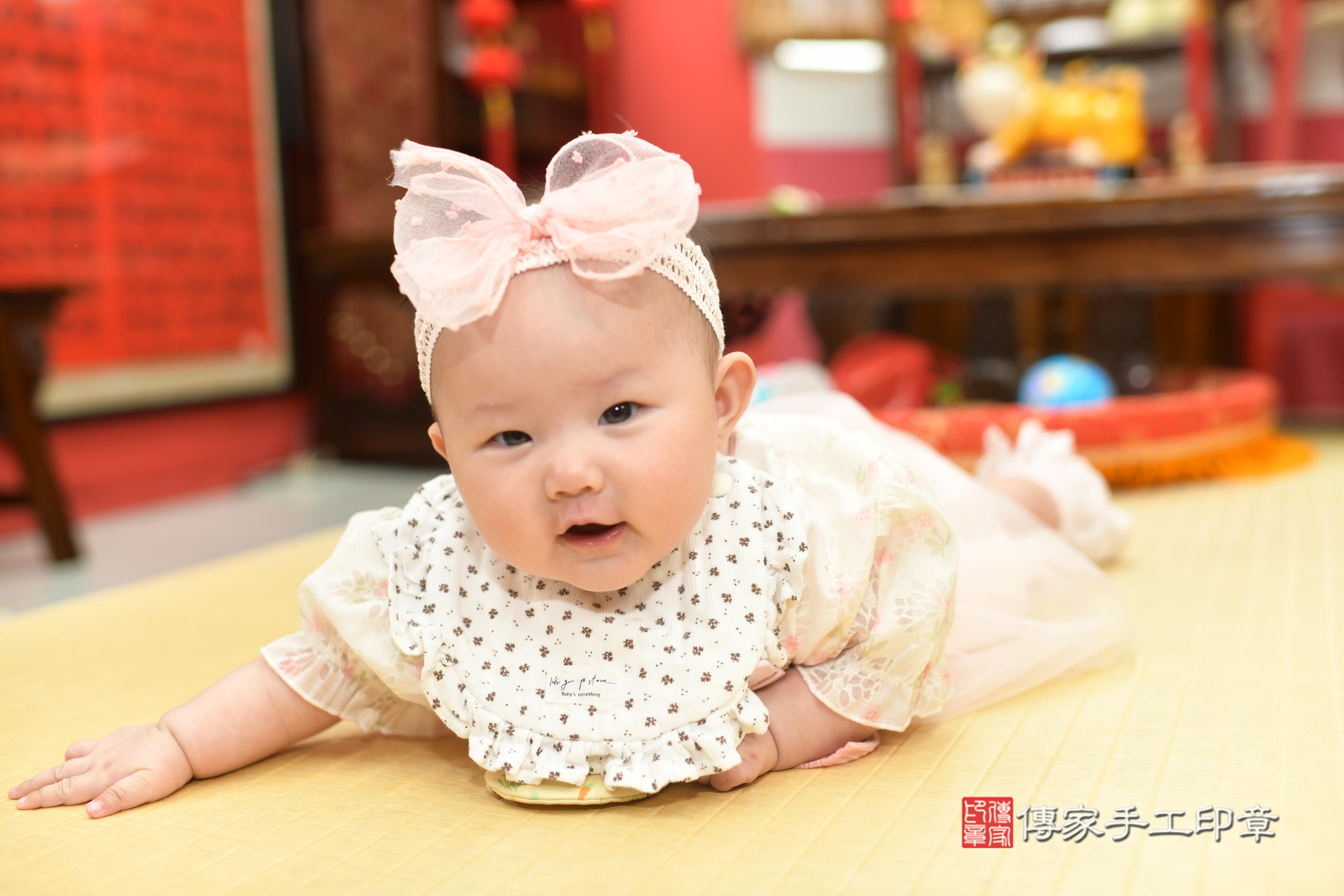 傳家手工印章高雄店、抓周、度脺、中國風會場、傳家嬰兒古禮、吉祥話、抓周道具物品24種、拍照。抓周證書。寶寶抓周、滿周歲、生日快樂、祝福