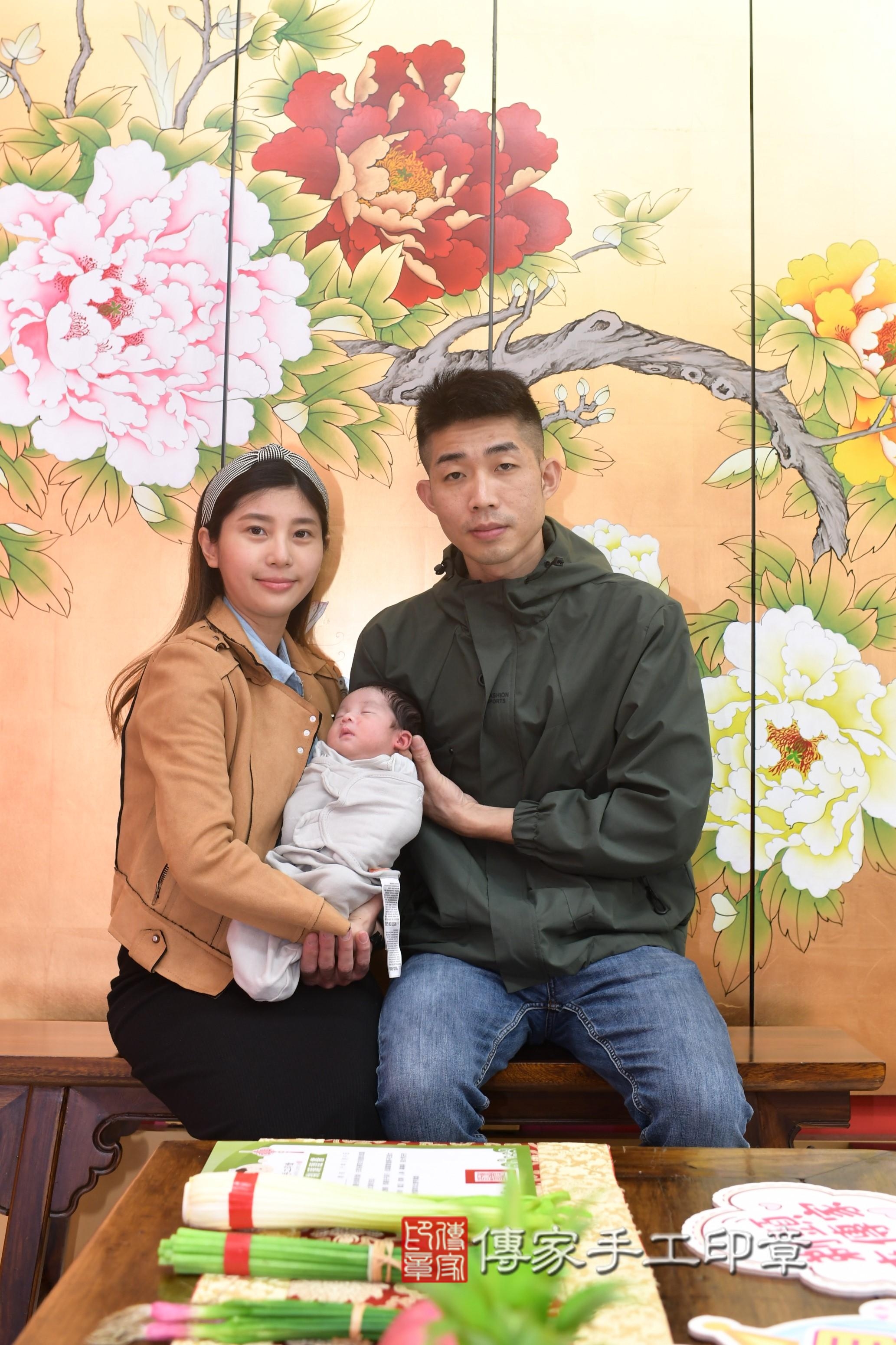 傳家手工印章高雄店、抓周、度脺、中國風會場、傳家嬰兒古禮、吉祥話、抓周道具物品24種、拍照。抓周證書。寶寶抓周、滿周歲、生日快樂、祝福