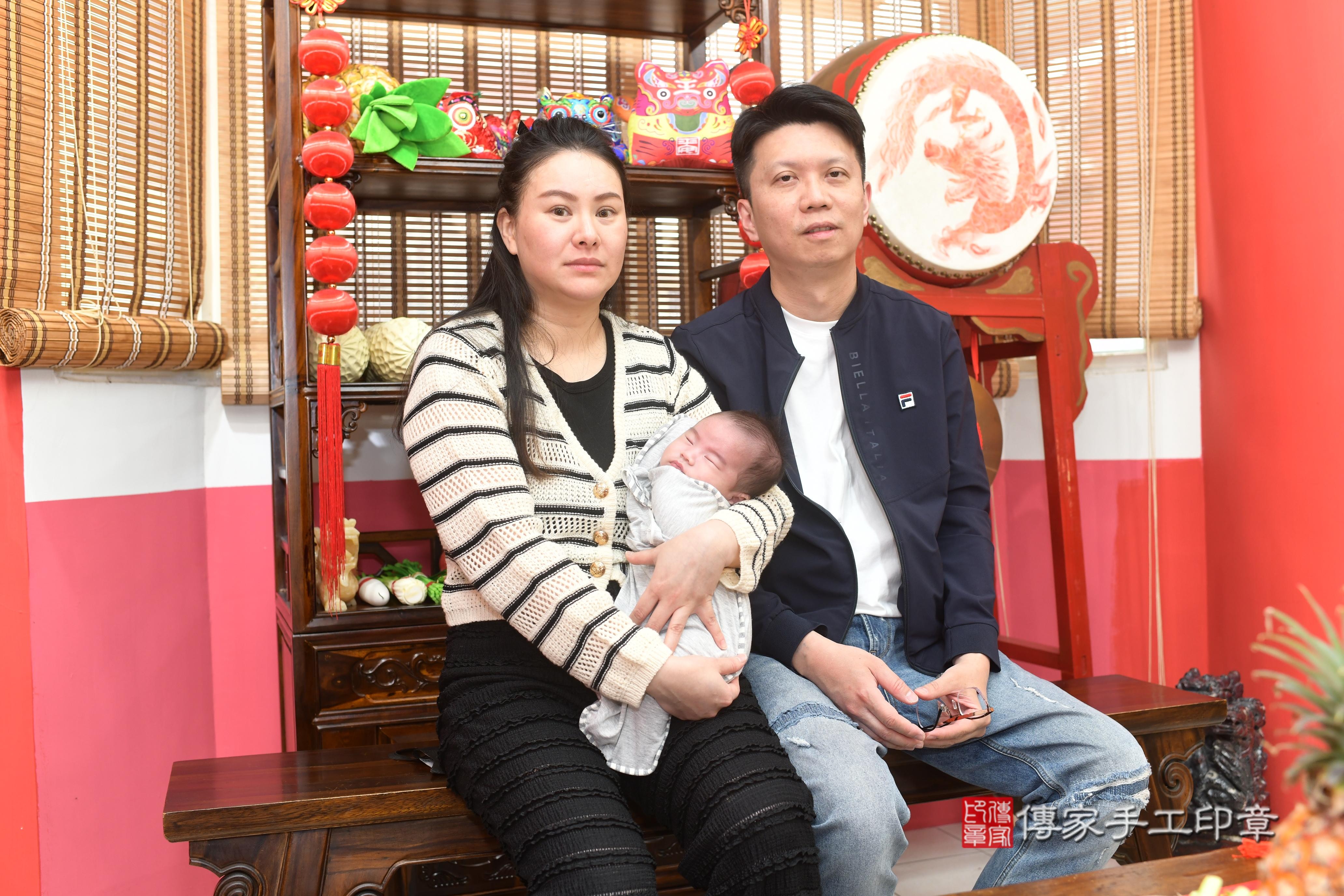 傳家手工印章高雄店、抓周、度脺、中國風會場、傳家嬰兒古禮、吉祥話、抓周道具物品24種、拍照。抓周證書。寶寶抓周、滿周歲、生日快樂、祝福