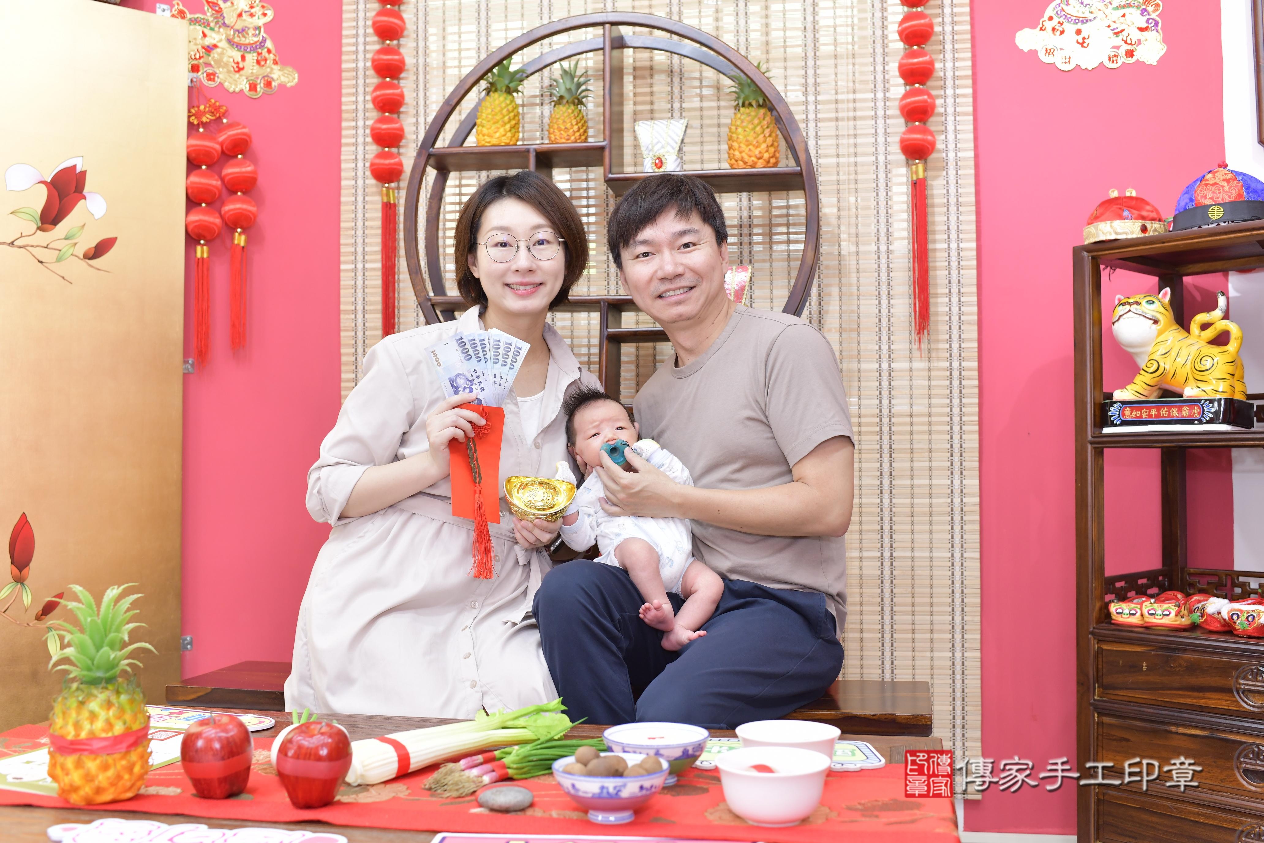 傳家手工印章新竹店、抓周、度脺、中國風會場、傳家嬰兒古禮、吉祥話、抓周道具物品24種、拍照。抓周證書。寶寶抓周、滿周歲、生日快樂、祝福