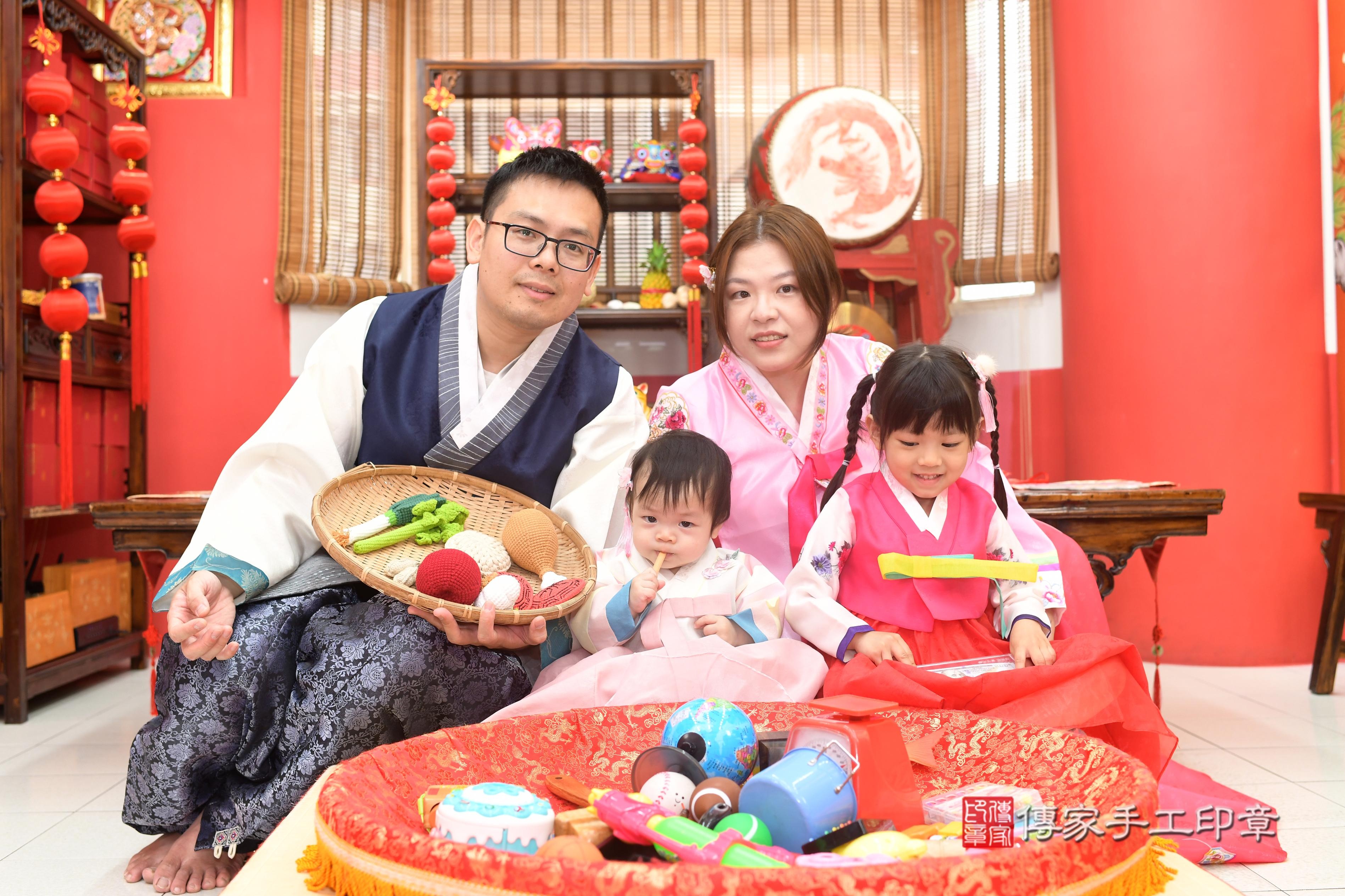 寶寶抓週趣味瞬間:命運道具大揭密!高雄市 .....照:27