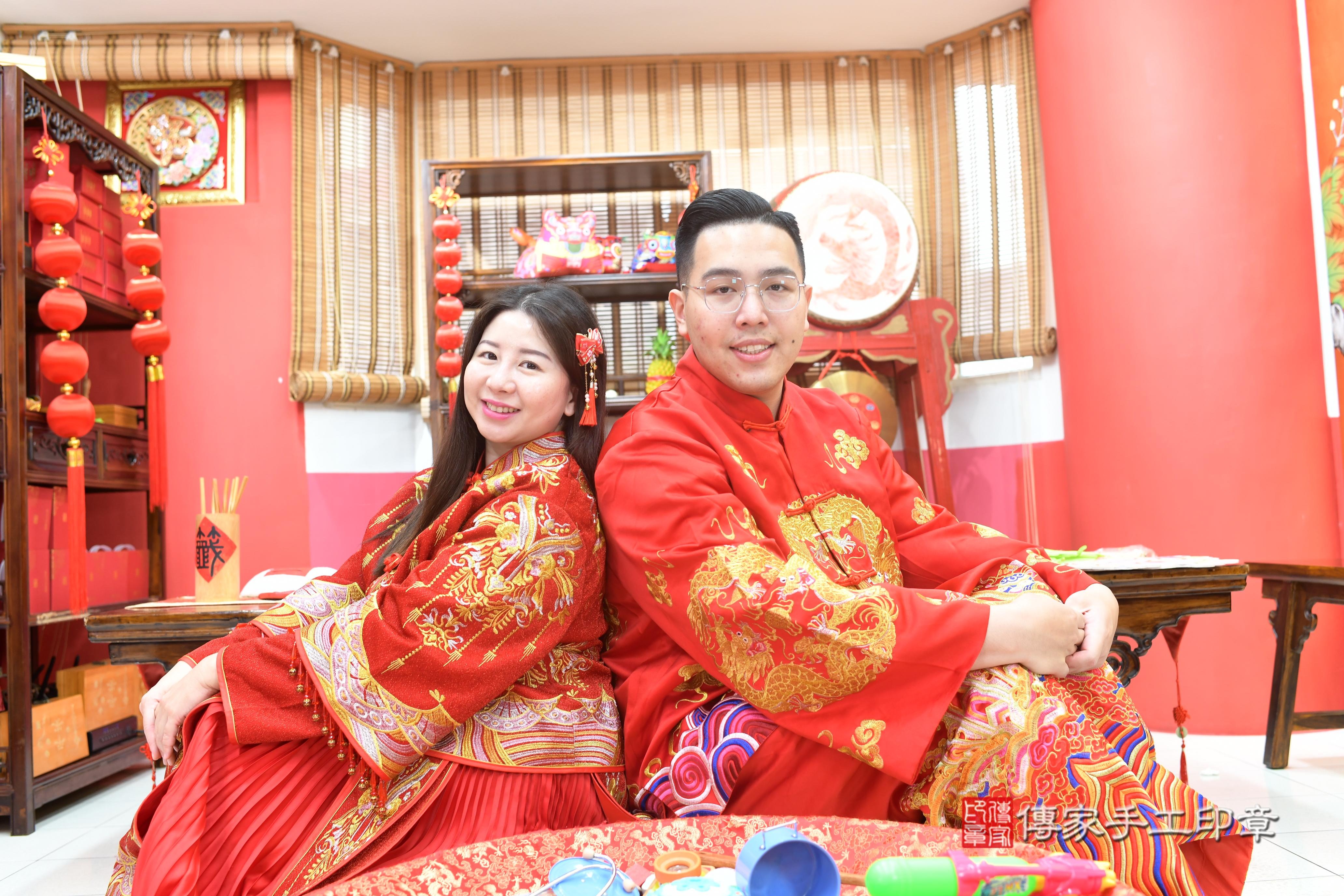 傳家手工印章高雄店、抓周、度脺、中國風會場、傳家嬰兒古禮、吉祥話、抓周道具物品24種、拍照。抓周證書。寶寶抓周、滿周歲、生日快樂、祝福