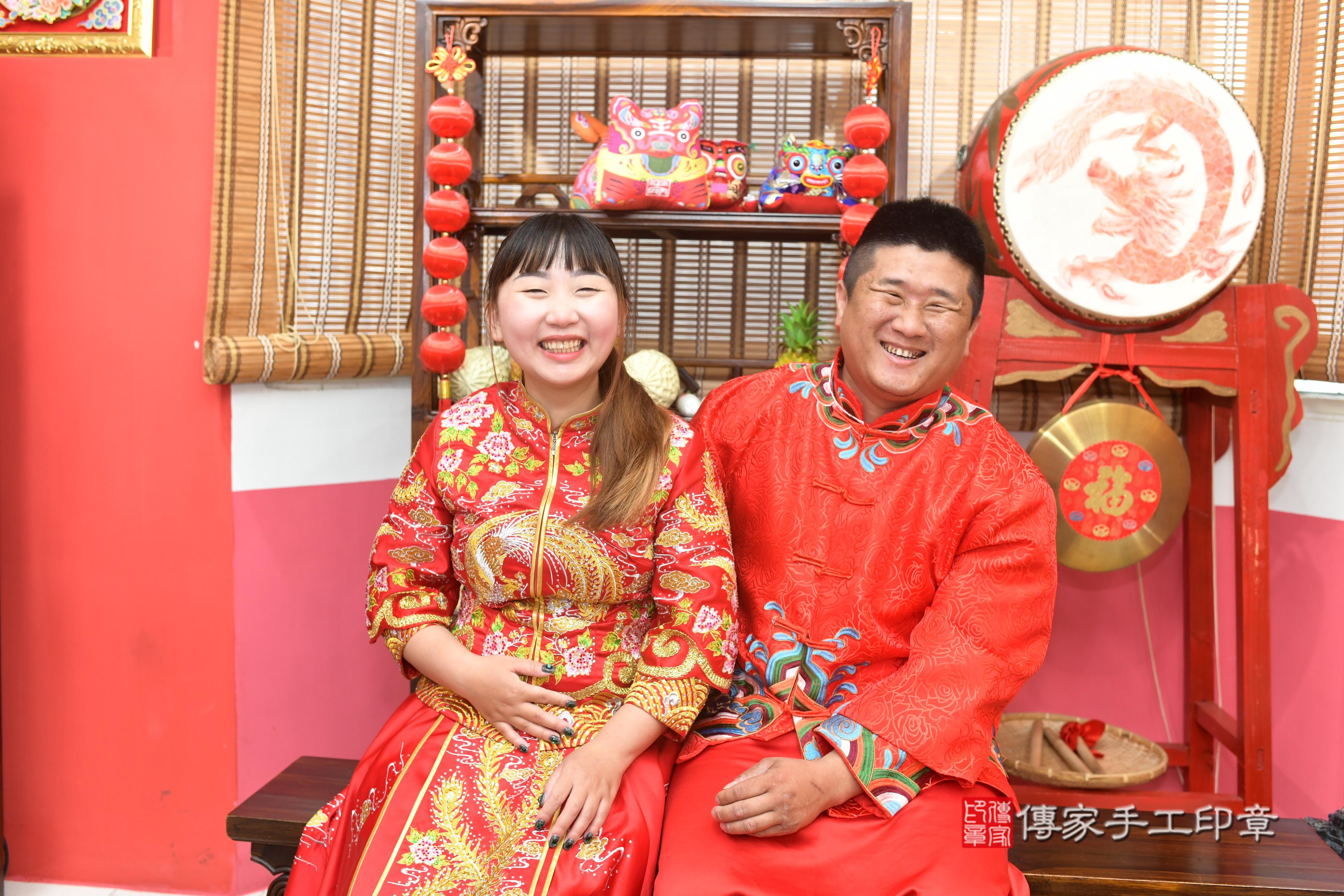傳家手工印章高雄店、抓周、度脺、中國風會場、傳家嬰兒古禮、吉祥話、抓周道具物品24種、拍照。抓周證書。寶寶抓周、滿周歲、生日快樂、祝福