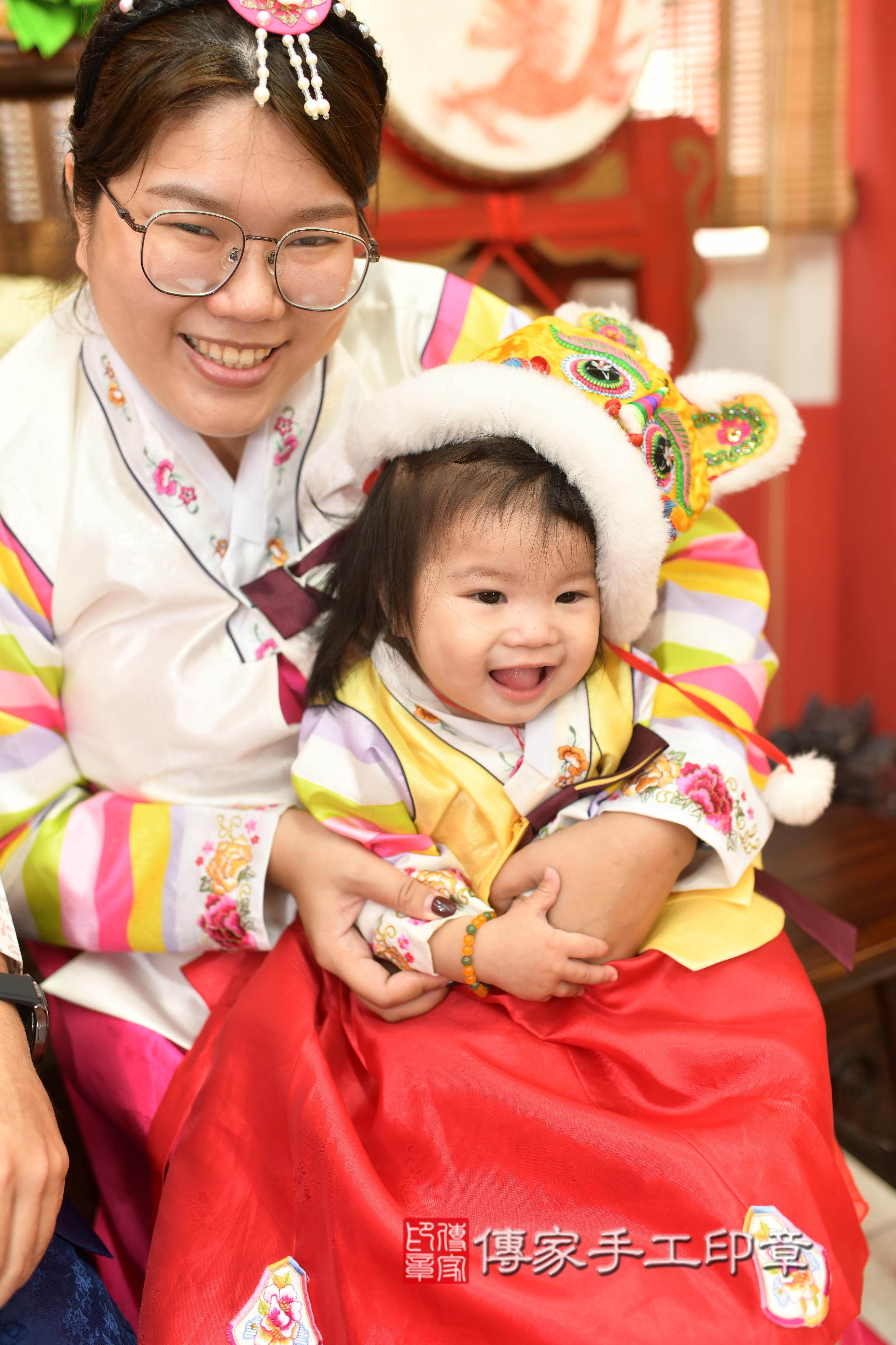傳家手工印章高雄店、抓周、度脺、中國風會場、傳家嬰兒古禮、吉祥話、抓周道具物品24種、拍照。抓周證書。寶寶抓周、滿周歲、生日快樂、祝福