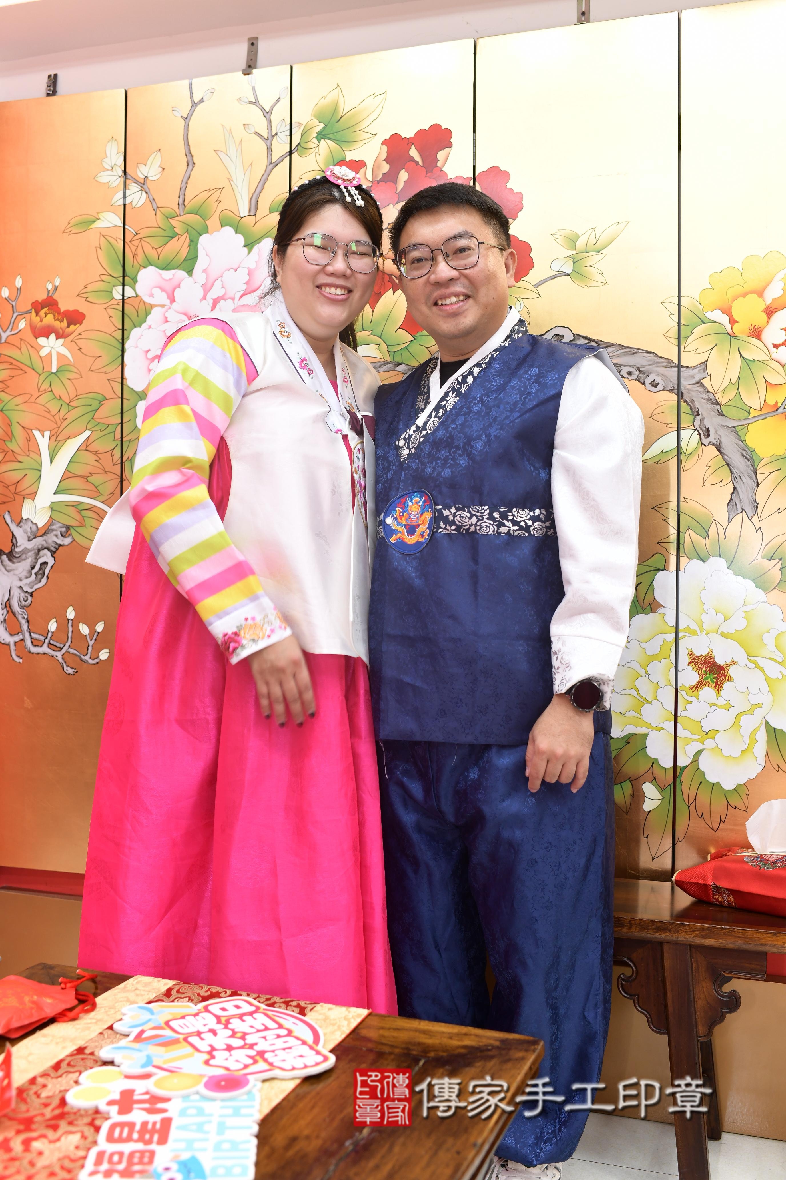 傳家手工印章高雄店、抓周、度脺、中國風會場、傳家嬰兒古禮、吉祥話、抓周道具物品24種、拍照。抓周證書。寶寶抓周、滿周歲、生日快樂、祝福