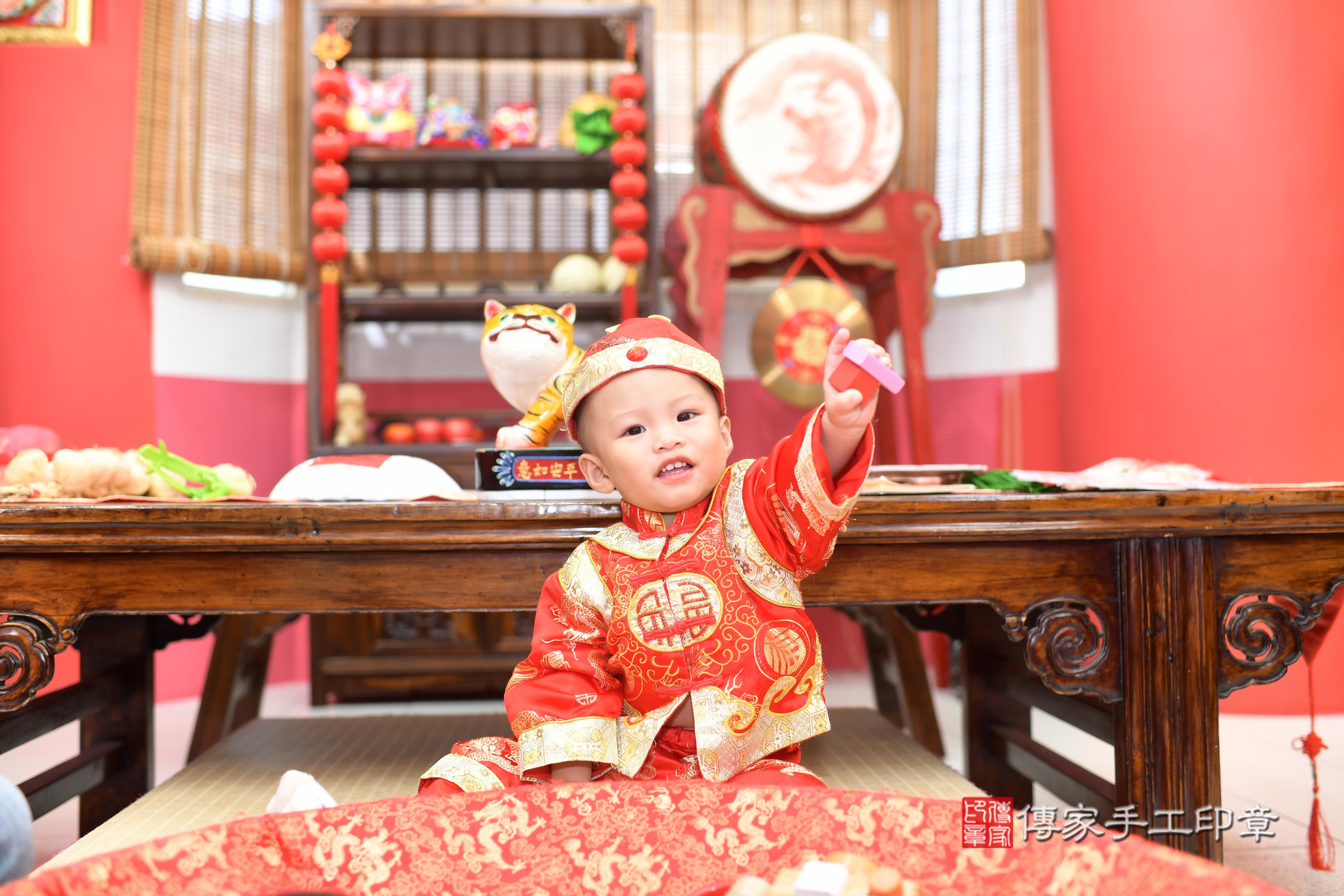 笑聲與祝福交織:抓週儀式的美好記憶!高雄 .....照:16