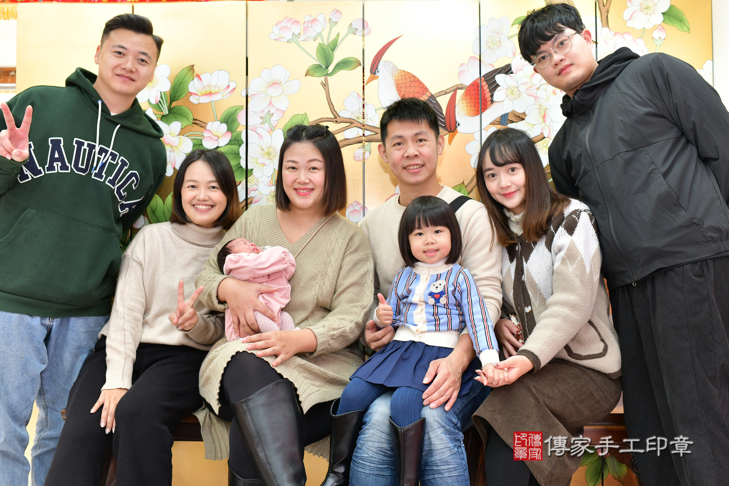 小瑜寶寶(台中市北區嬰兒寶寶滿月剃頭理髮、嬰兒剃胎毛儀式吉祥話)。中國風會場，爸媽寶貝穿「日中韓」古裝禮服。專業拍照、證書。★購買「臍帶章、肚臍章、胎毛筆刷印章」贈送：剃頭、收涎、抓周，三選一。2025.1.11，照片10