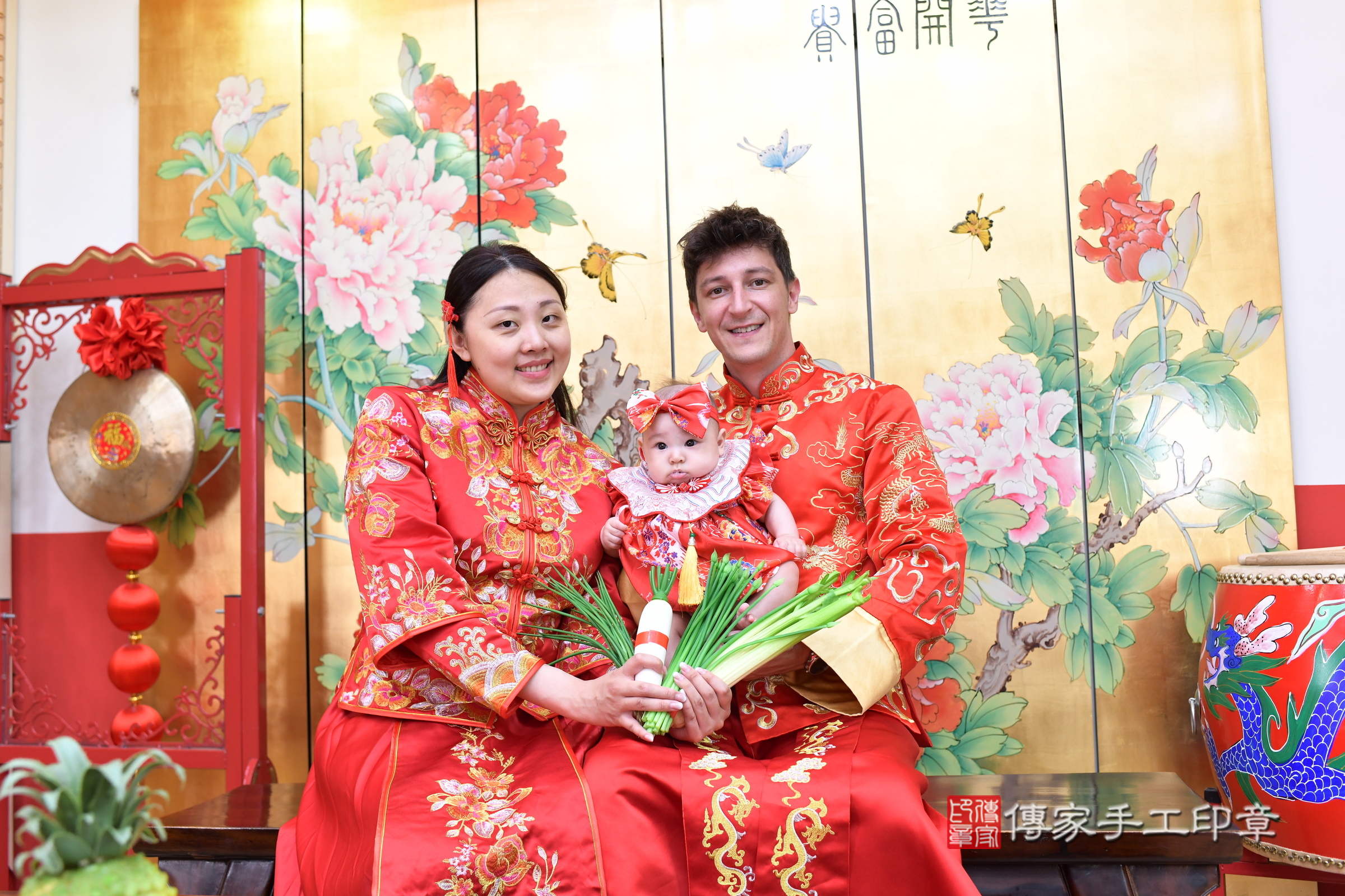 宸宸寶寶(台北市大同區嬰兒寶寶滿月剃頭理髮、嬰兒剃胎毛儀式吉祥話)。中國風會場，爸媽寶貝穿「日中韓」古裝禮服。專業拍照、證書。★購買「臍帶章、肚臍章、胎毛筆刷印章」贈送：剃頭、收涎、抓周，三選一。2025.5.9，照片6
