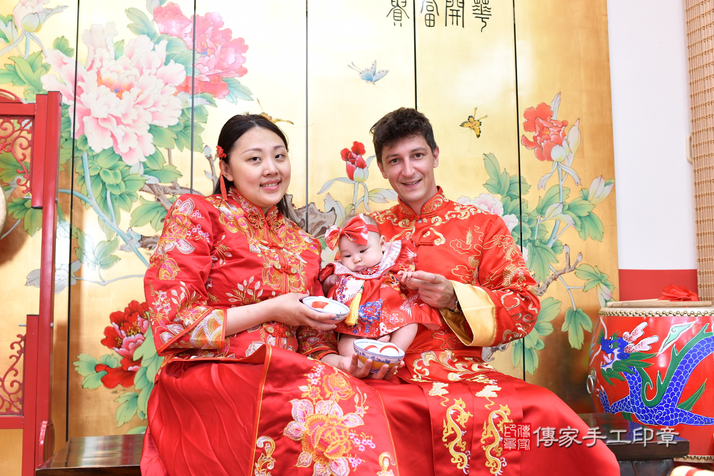 宸宸寶寶(台北市大同區嬰兒寶寶滿月剃頭理髮、嬰兒剃胎毛儀式吉祥話)。中國風會場，爸媽寶貝穿「日中韓」古裝禮服。專業拍照、證書。★購買「臍帶章、肚臍章、胎毛筆刷印章」贈送：剃頭、收涎、抓周，三選一。2025.5.9，照片5
