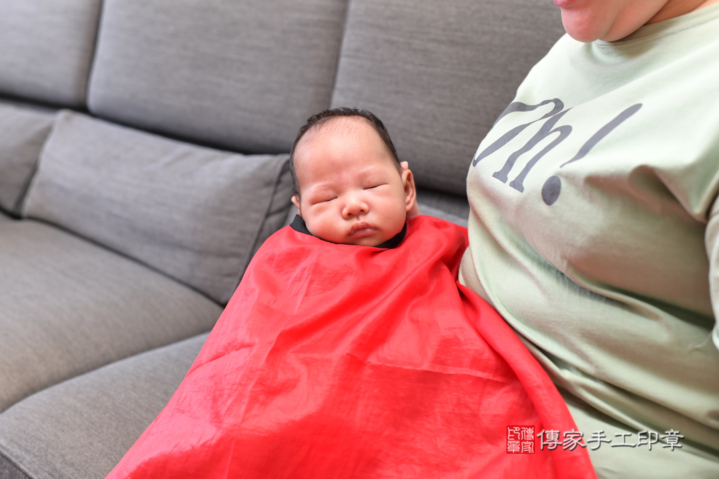 小硯寶寶(台北市大同區嬰兒寶寶滿月剃頭理髮、嬰兒剃胎毛儀式吉祥話)。中國風會場，爸媽寶貝穿「日中韓」古裝禮服。專業拍照、證書。★購買「臍帶章、肚臍章、胎毛筆刷印章」贈送：剃頭、收涎、抓周，三選一。2025.5.14，照片17