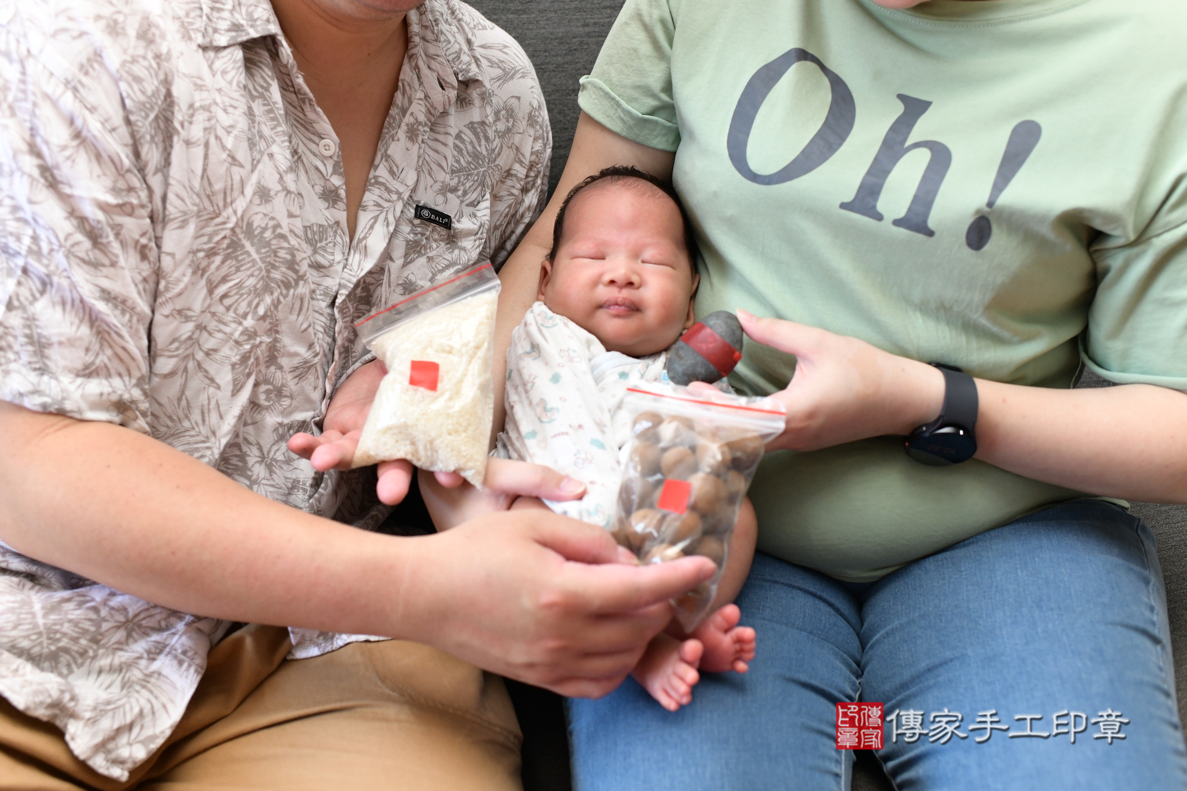 小硯寶寶(台北市大同區嬰兒寶寶滿月剃頭理髮、嬰兒剃胎毛儀式吉祥話)。中國風會場，爸媽寶貝穿「日中韓」古裝禮服。專業拍照、證書。★購買「臍帶章、肚臍章、胎毛筆刷印章」贈送：剃頭、收涎、抓周，三選一。2025.5.14，照片9