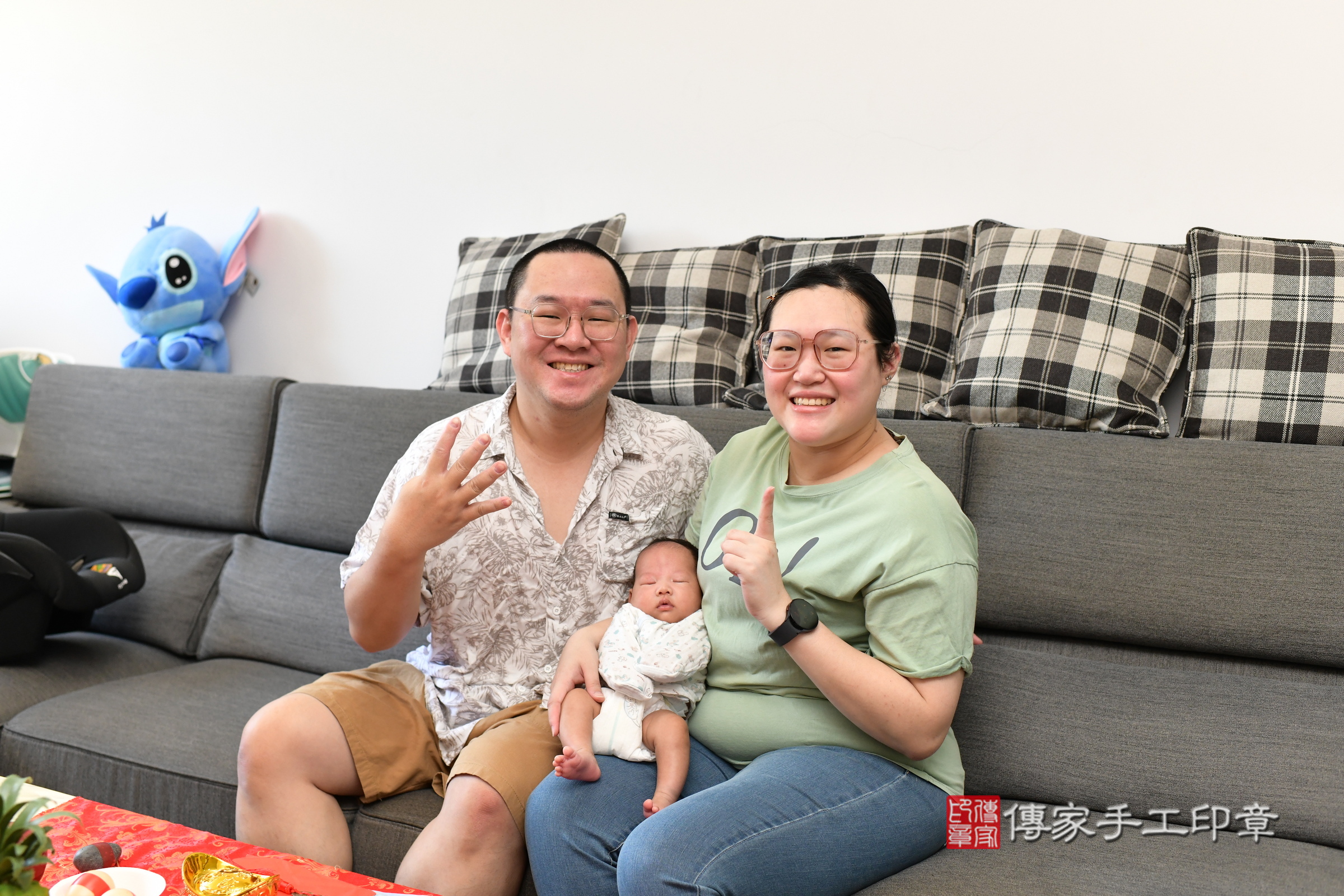 小硯寶寶(台北市大同區嬰兒寶寶滿月剃頭理髮、嬰兒剃胎毛儀式吉祥話)。中國風會場，爸媽寶貝穿「日中韓」古裝禮服。專業拍照、證書。★購買「臍帶章、肚臍章、胎毛筆刷印章」贈送：剃頭、收涎、抓周，三選一。2025.5.14，照片3