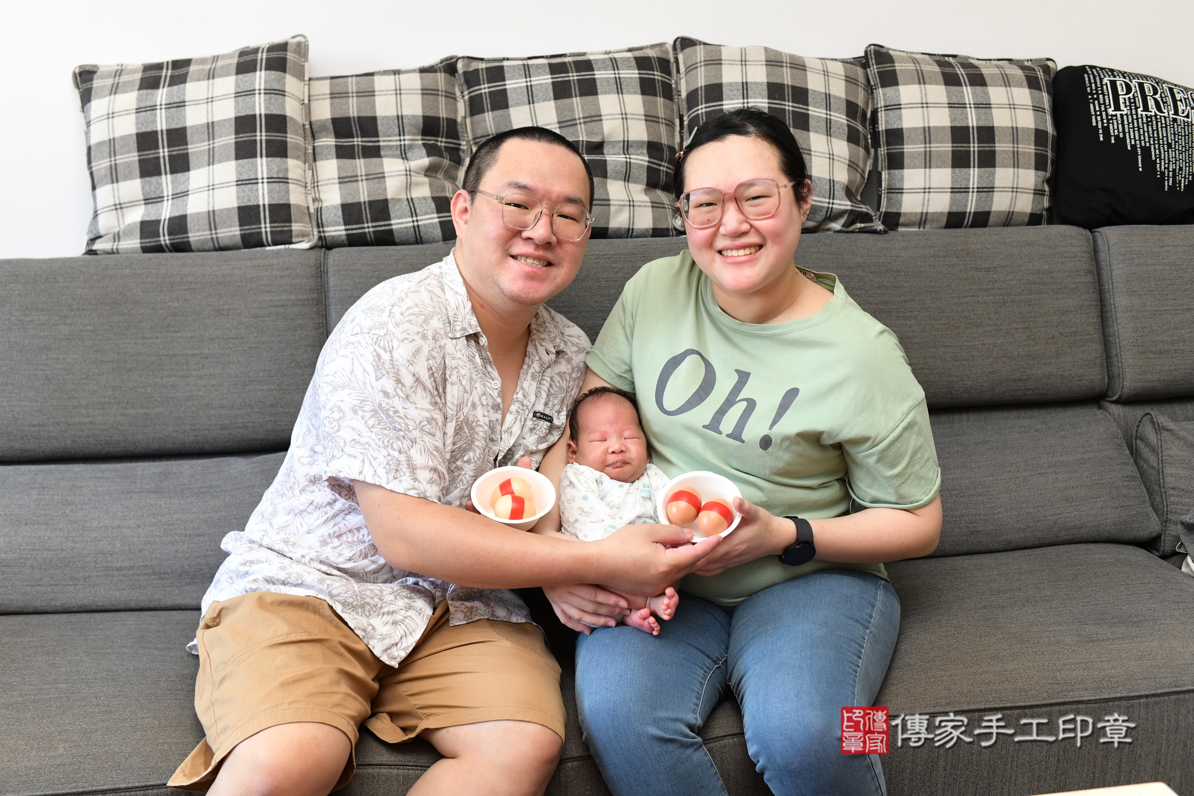 小硯寶寶(台北市大同區嬰兒寶寶滿月剃頭理髮、嬰兒剃胎毛儀式吉祥話)。中國風會場，爸媽寶貝穿「日中韓」古裝禮服。專業拍照、證書。★購買「臍帶章、肚臍章、胎毛筆刷印章」贈送：剃頭、收涎、抓周，三選一。2025.5.14，照片6